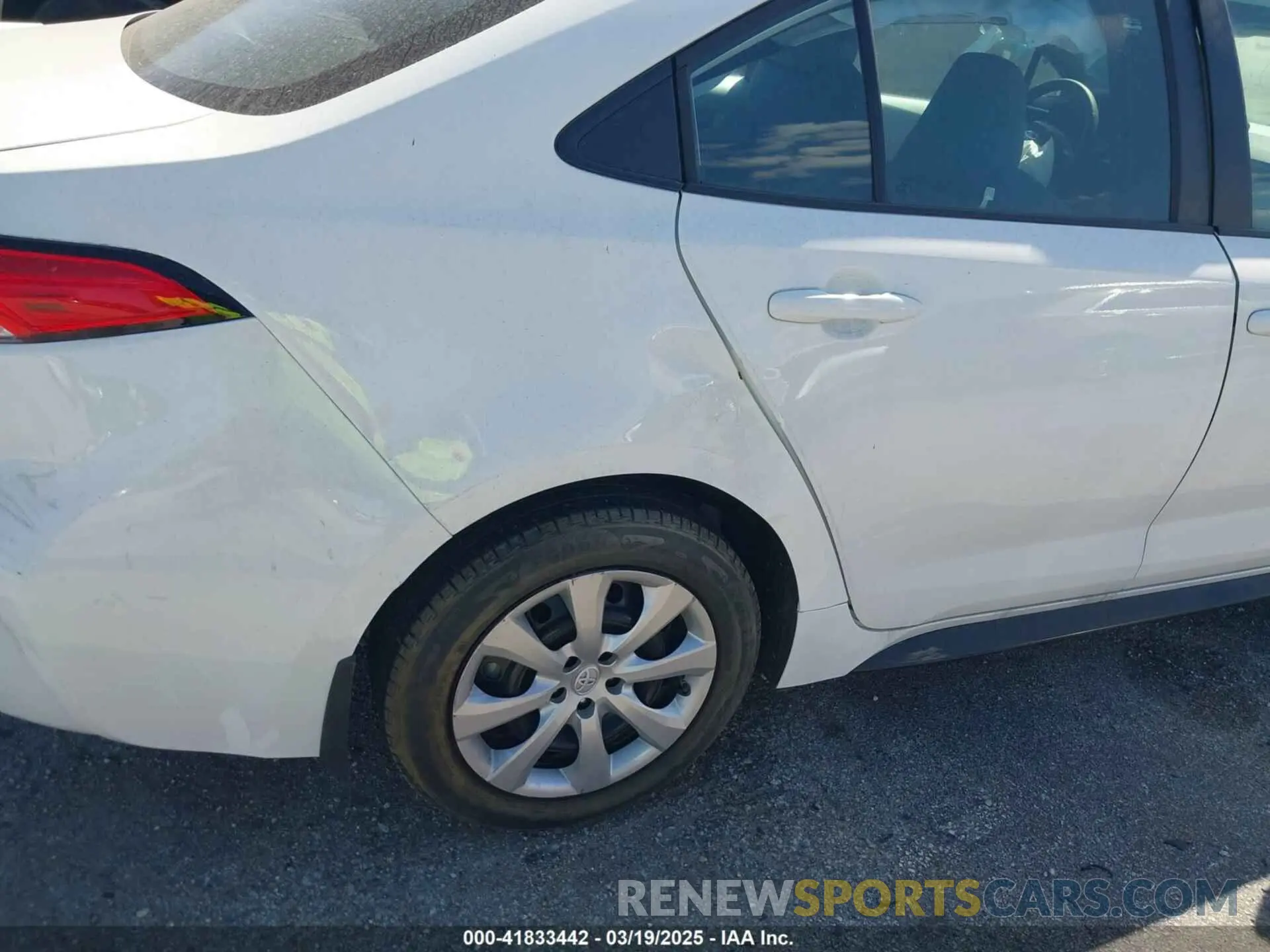 18 Photograph of a damaged car 5YFS4MCE5RP212102 TOYOTA COROLLA 2024