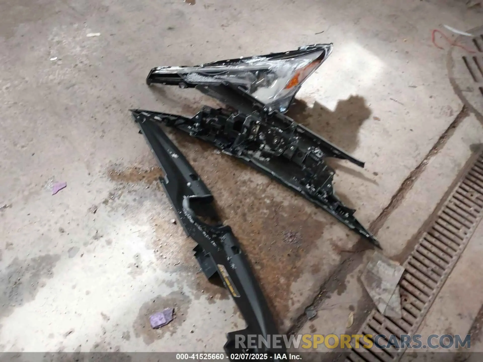 12 Photograph of a damaged car 5YFS4MCE7RP202574 TOYOTA COROLLA 2024