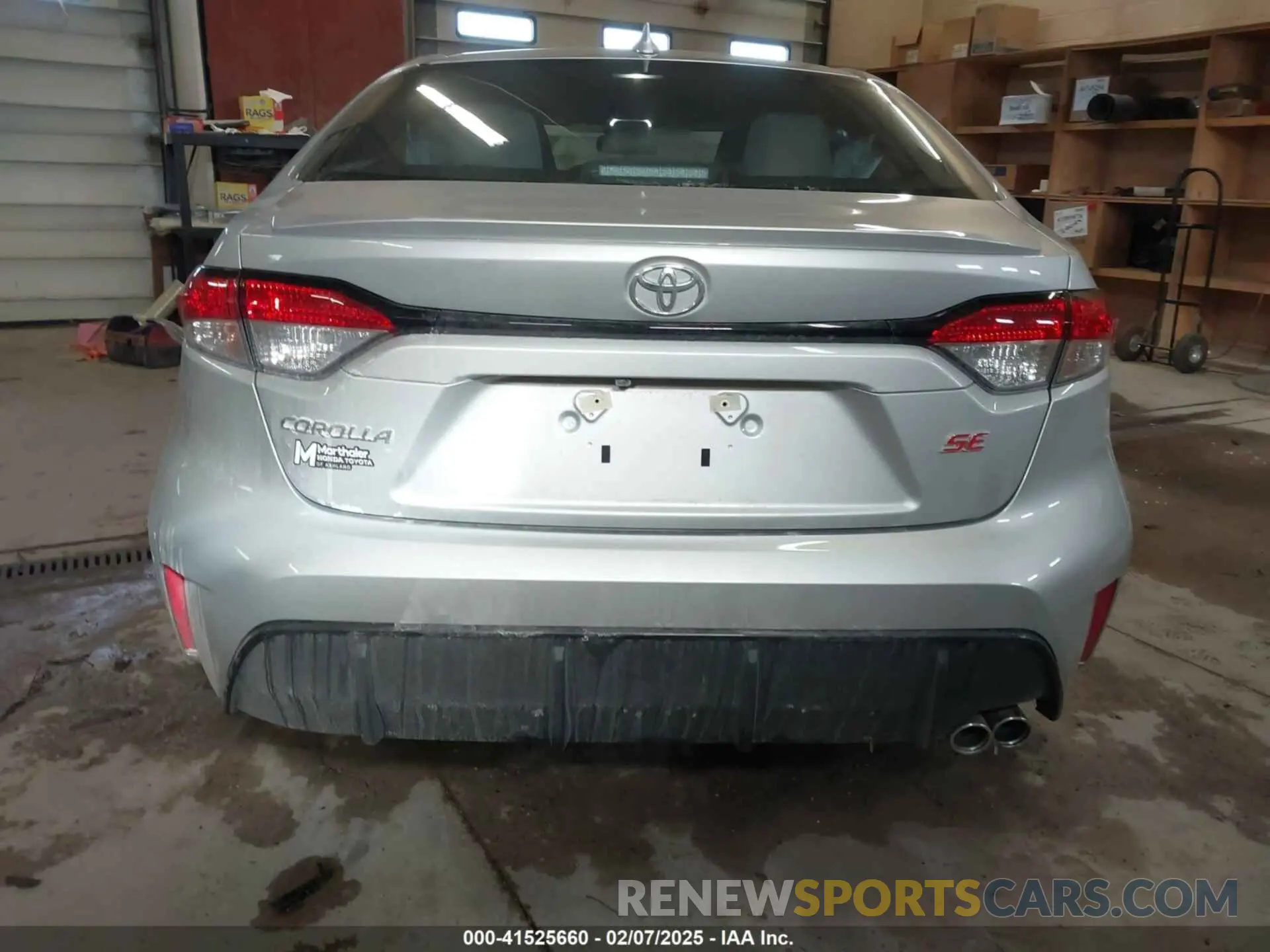 17 Photograph of a damaged car 5YFS4MCE7RP202574 TOYOTA COROLLA 2024