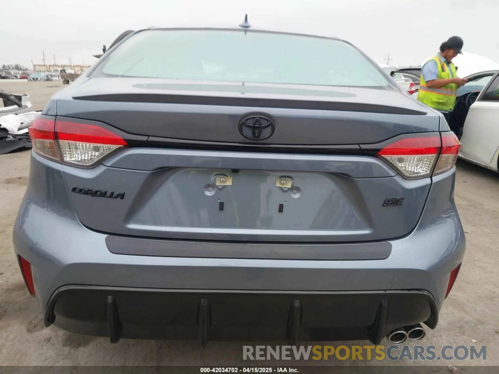 17 Photograph of a damaged car 5YFS4MCE7RP212831 TOYOTA COROLLA 2024