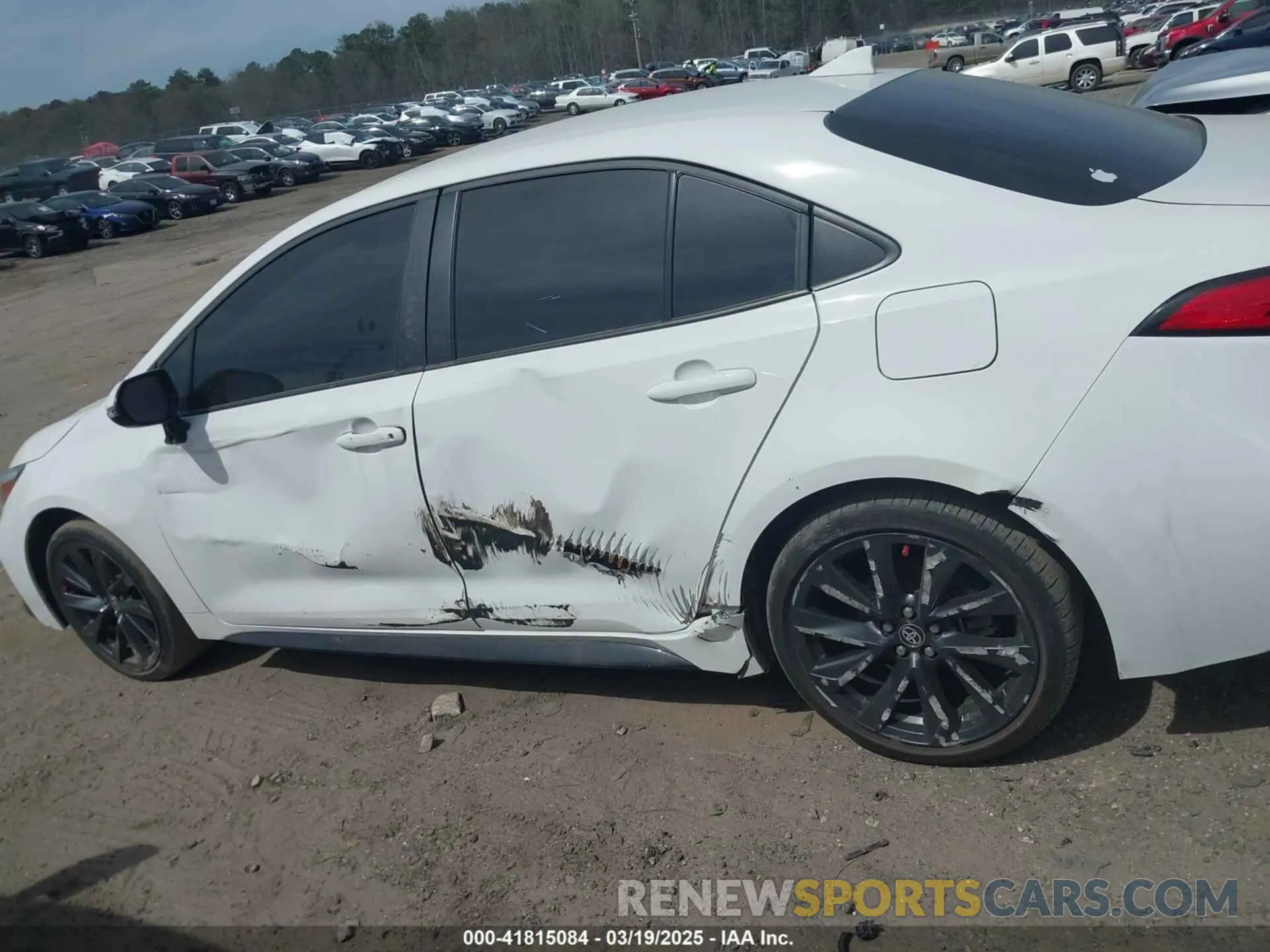 14 Photograph of a damaged car 5YFS4MCE8RP178141 TOYOTA COROLLA 2024