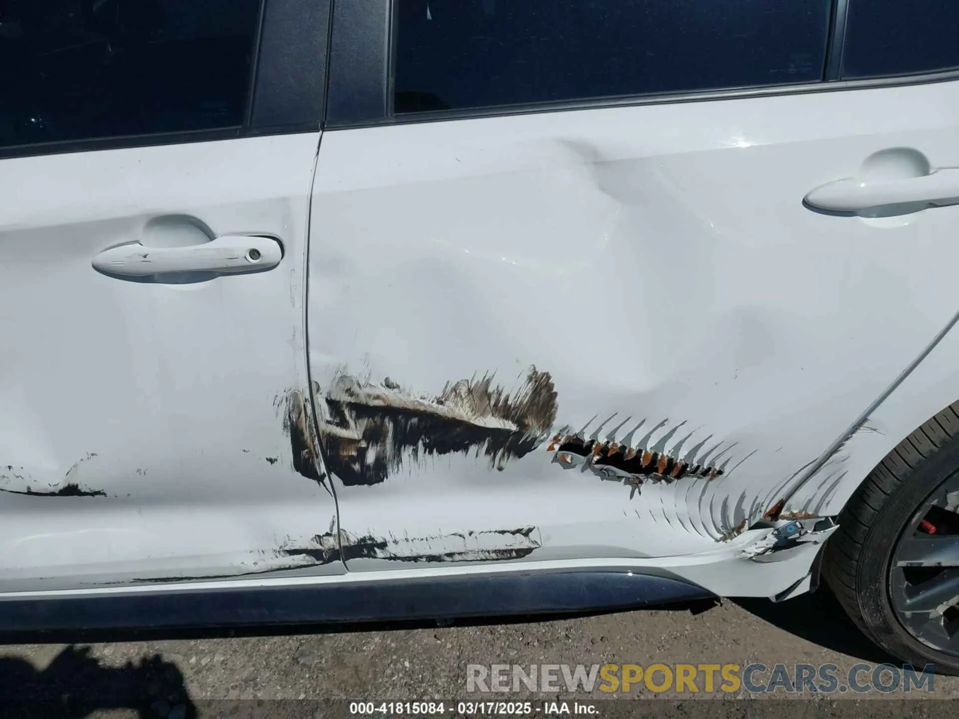 17 Photograph of a damaged car 5YFS4MCE8RP178141 TOYOTA COROLLA 2024