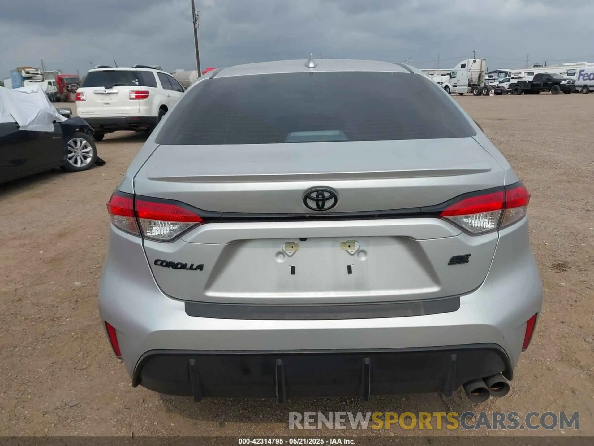16 Photograph of a damaged car 5YFS4MCE8RP210859 TOYOTA COROLLA 2024