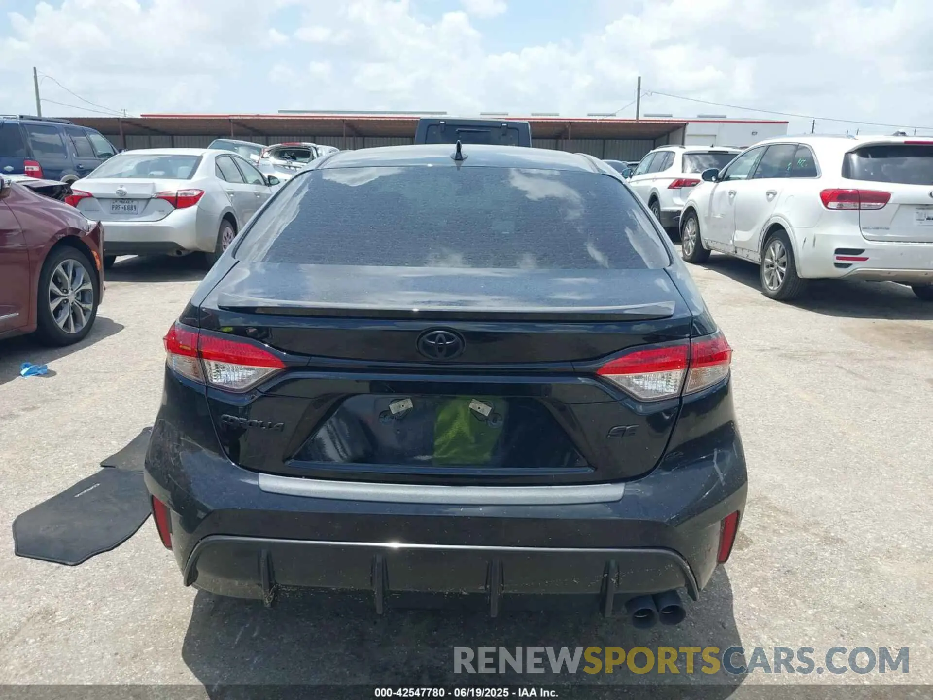 16 Photograph of a damaged car 5YFS4MCEXRP179162 TOYOTA COROLLA 2024