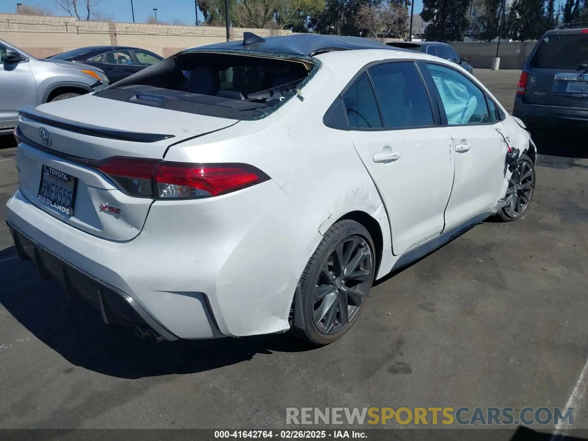 4 Photograph of a damaged car 5YFT4MCE5RP193796 TOYOTA COROLLA 2024