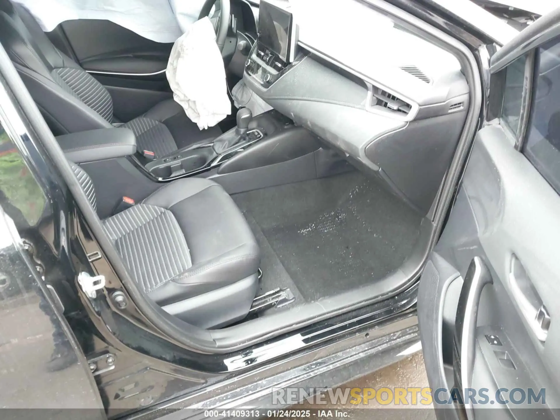 5 Photograph of a damaged car 5YFT4MCE9RP211426 TOYOTA COROLLA 2024