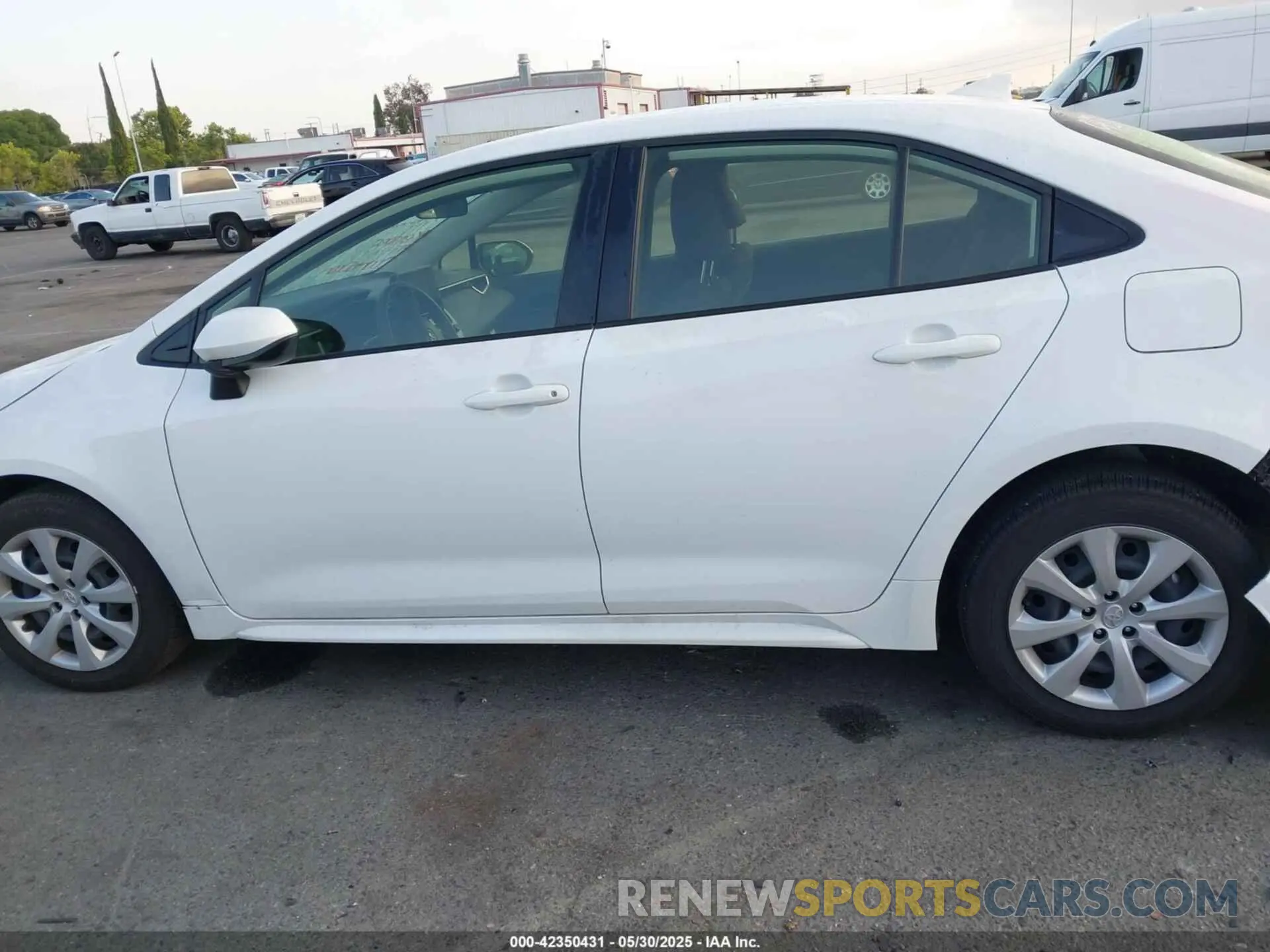 14 Photograph of a damaged car JTDB4MEE6RJ014324 TOYOTA COROLLA 2024