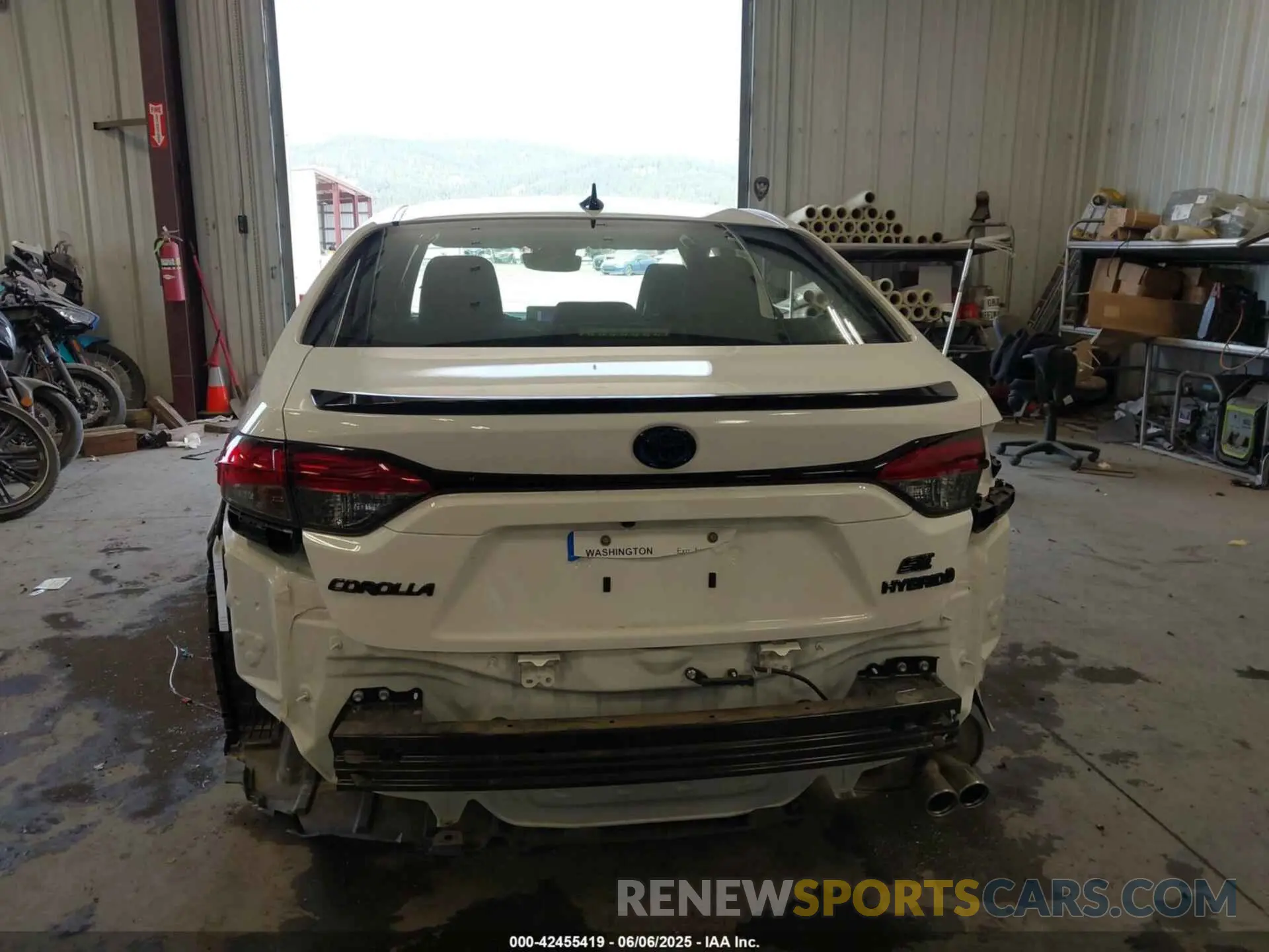 17 Photograph of a damaged car JTDBCMFE3R3031801 TOYOTA COROLLA 2024