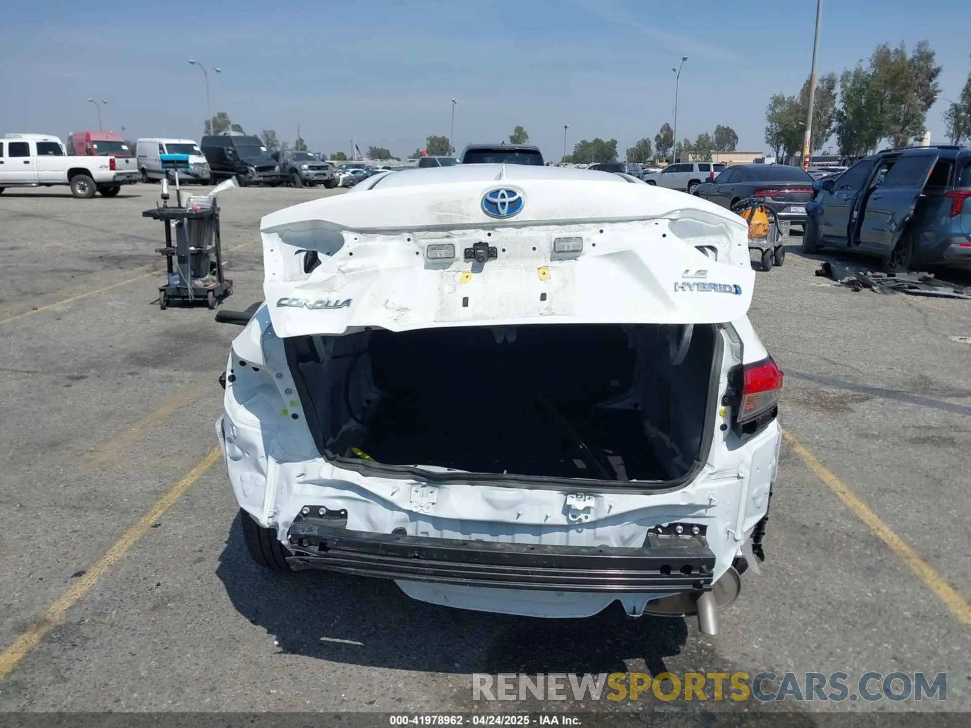 17 Photograph of a damaged car JTDBCMFE3RJ037223 TOYOTA COROLLA 2024