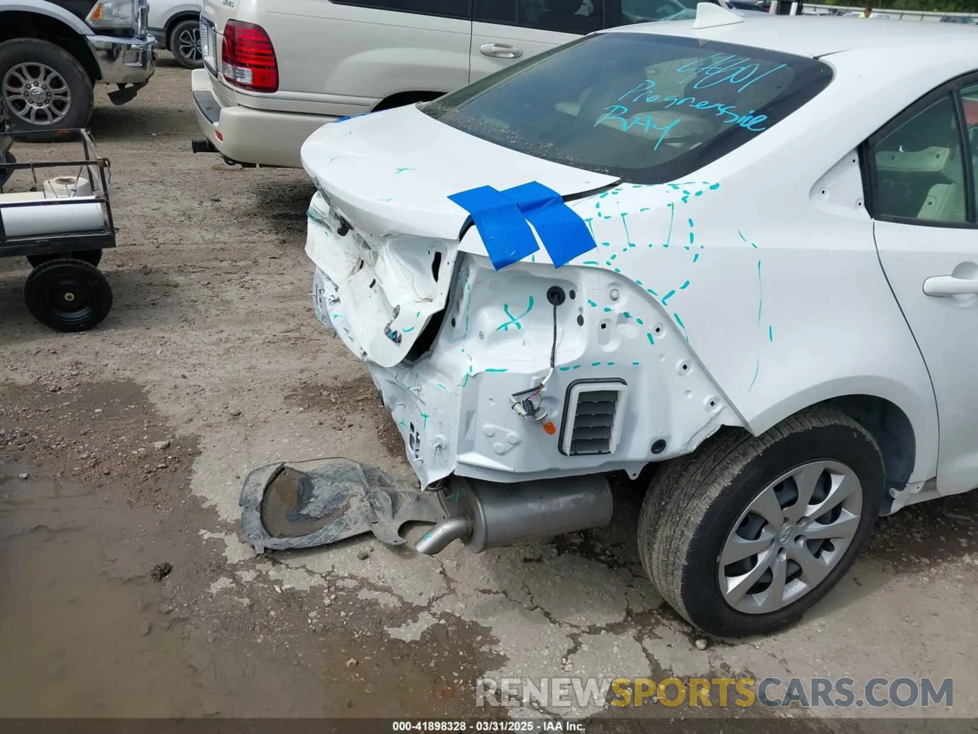 19 Photograph of a damaged car JTDBCMFE4R3040989 TOYOTA COROLLA 2024
