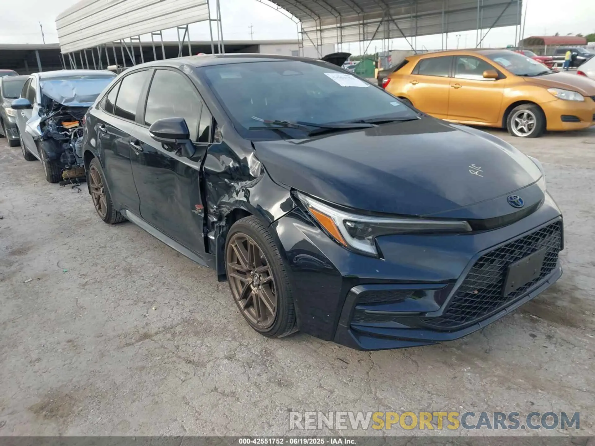 1 Photograph of a damaged car JTDBCMFE5R3032898 TOYOTA COROLLA 2024