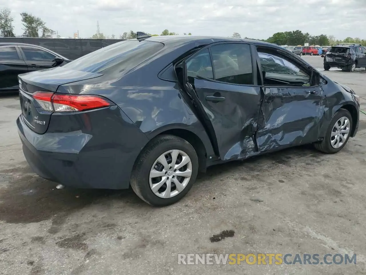 3 Photograph of a damaged car JTDBCMFE8R3066673 TOYOTA COROLLA 2024