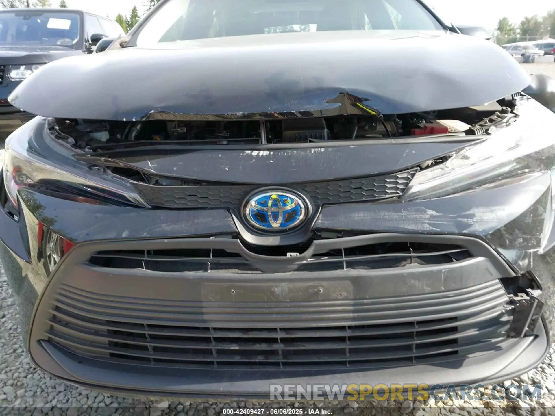 18 Photograph of a damaged car JTDBCMFEXRJ029667 TOYOTA COROLLA 2024
