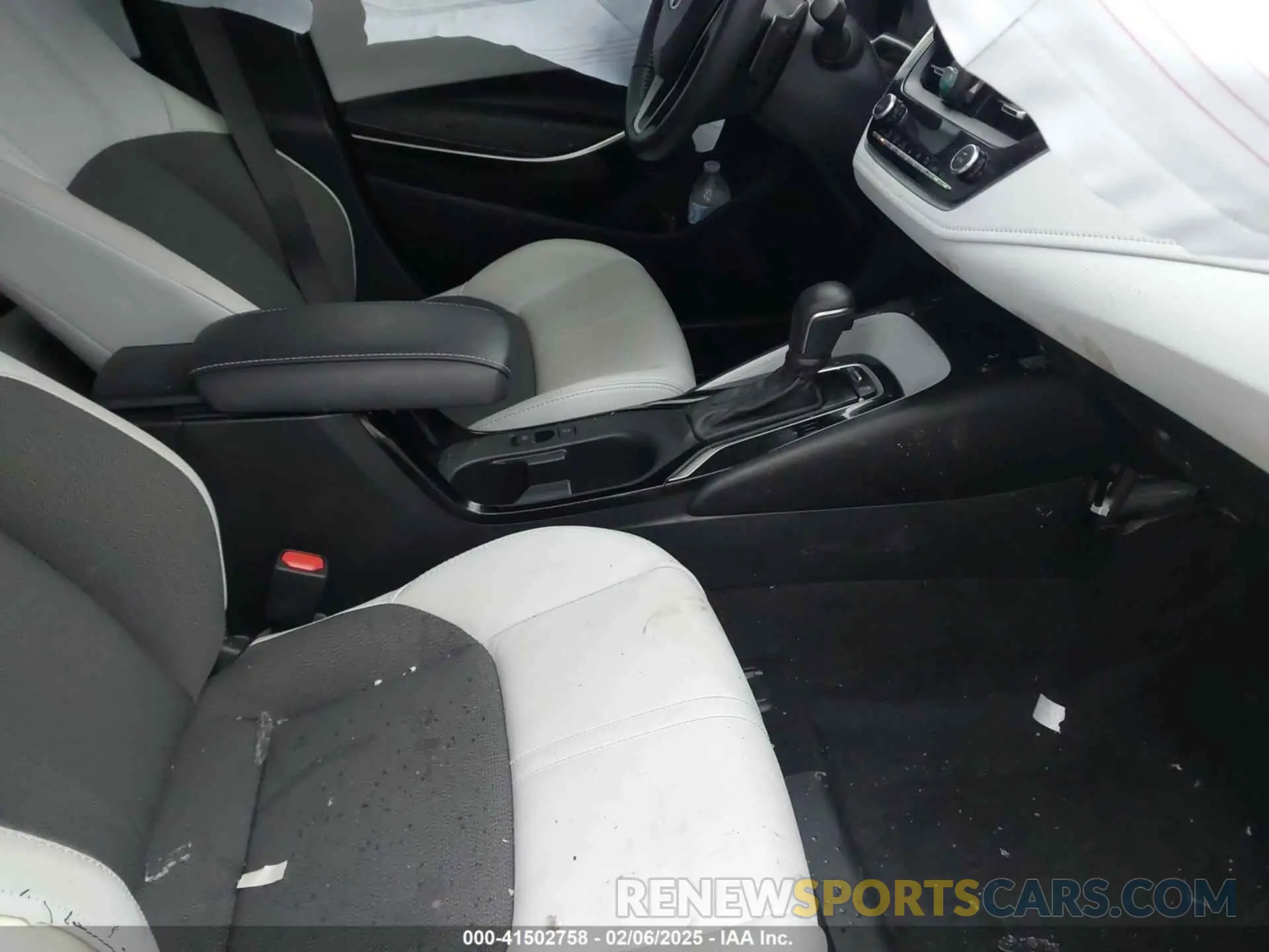 5 Photograph of a damaged car JTNC4MBE4R3225806 TOYOTA COROLLA 2024