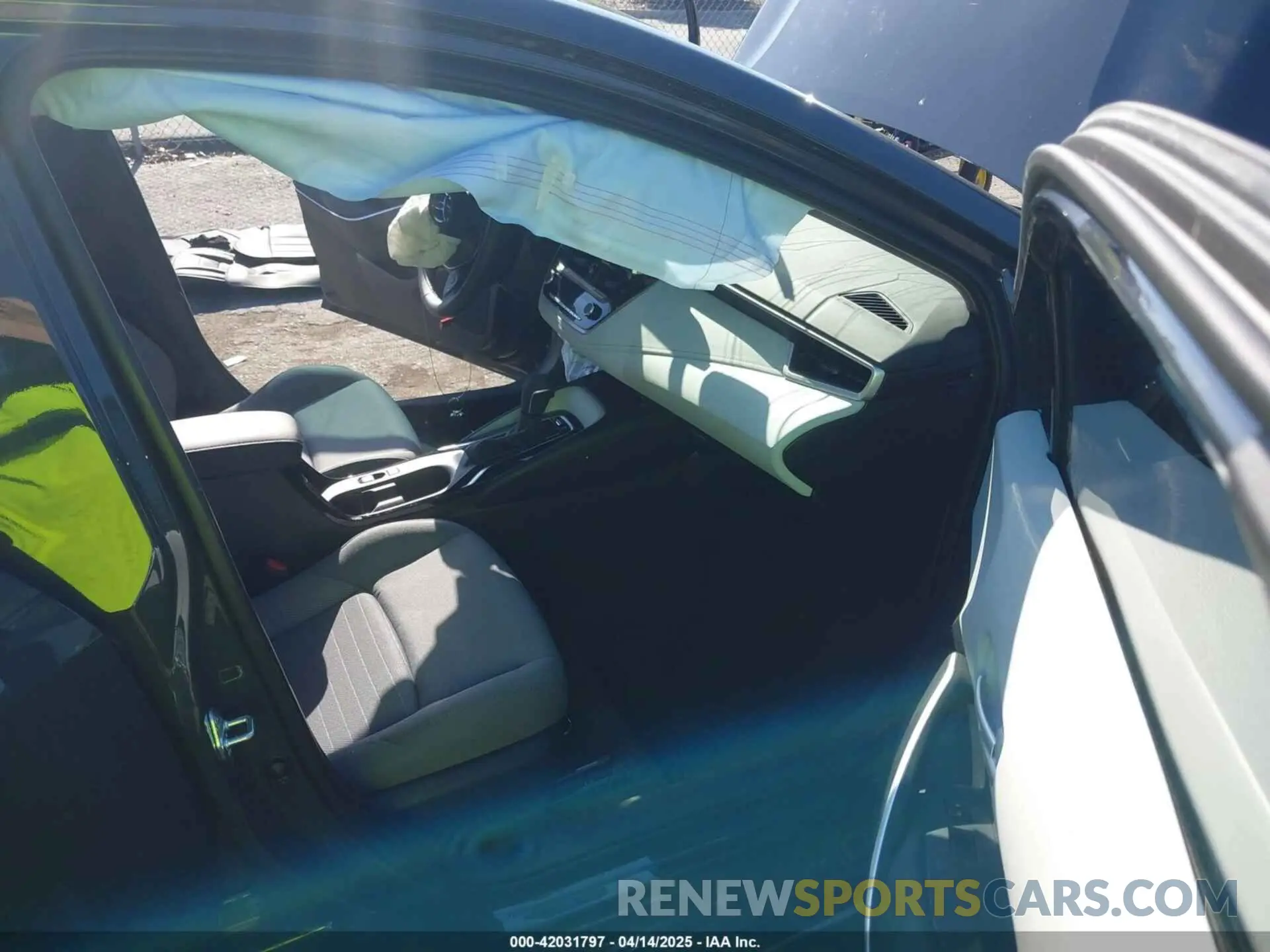 5 Photograph of a damaged car 5YFB4MCE7SP220319 TOYOTA COROLLA 2025