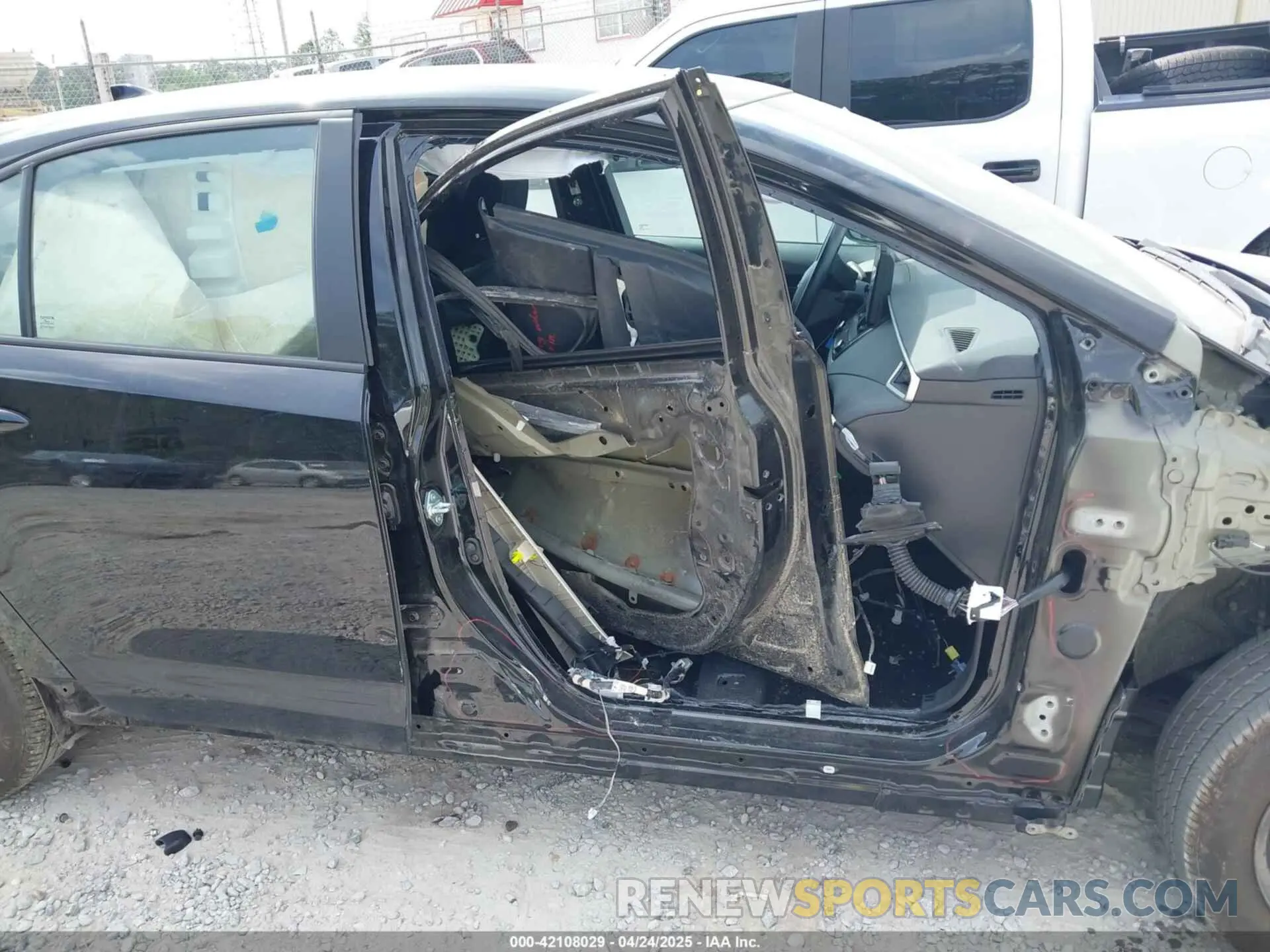 14 Photograph of a damaged car 5YFB4MDE0SP230057 TOYOTA COROLLA 2025
