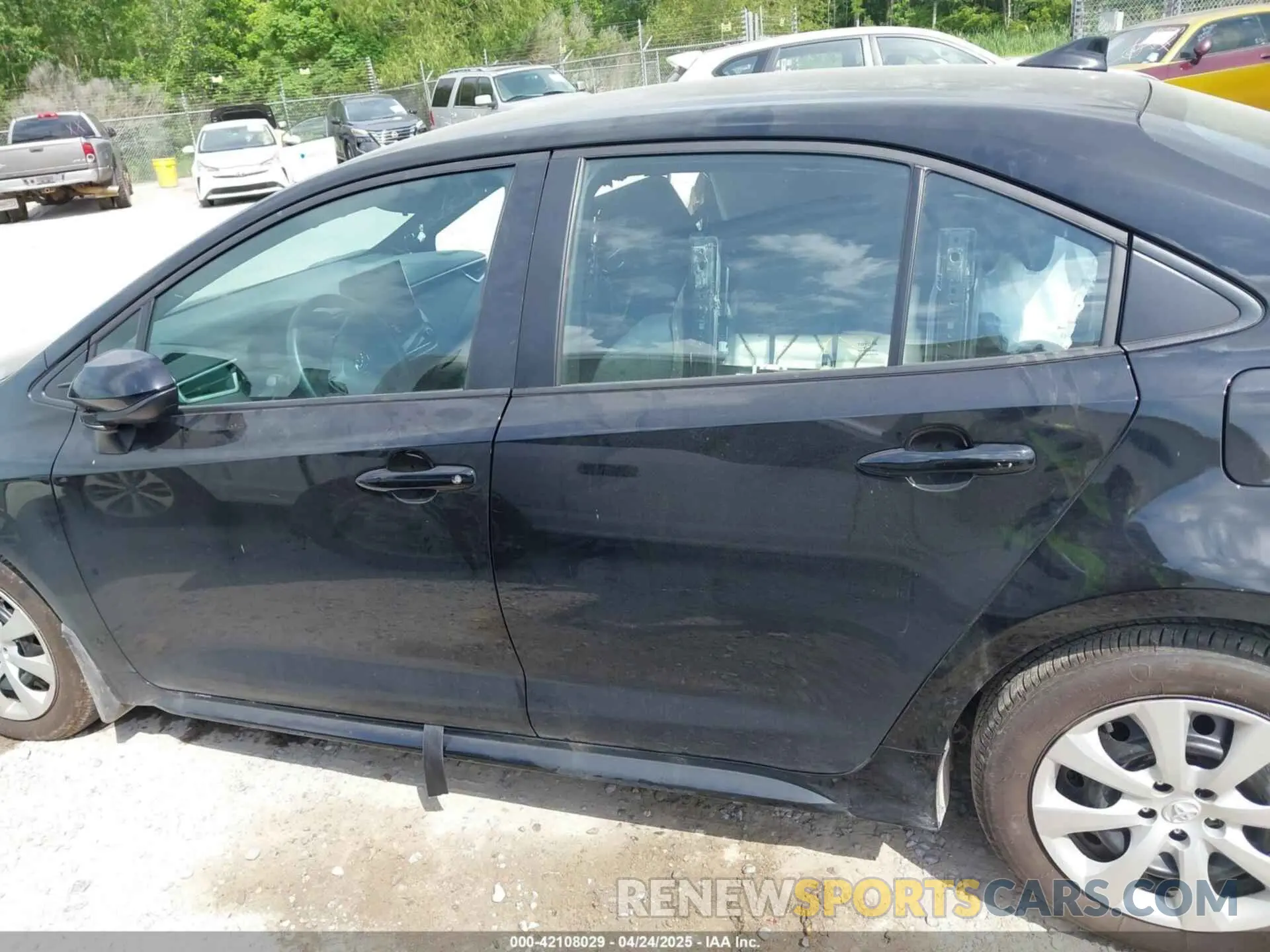 15 Photograph of a damaged car 5YFB4MDE0SP230057 TOYOTA COROLLA 2025