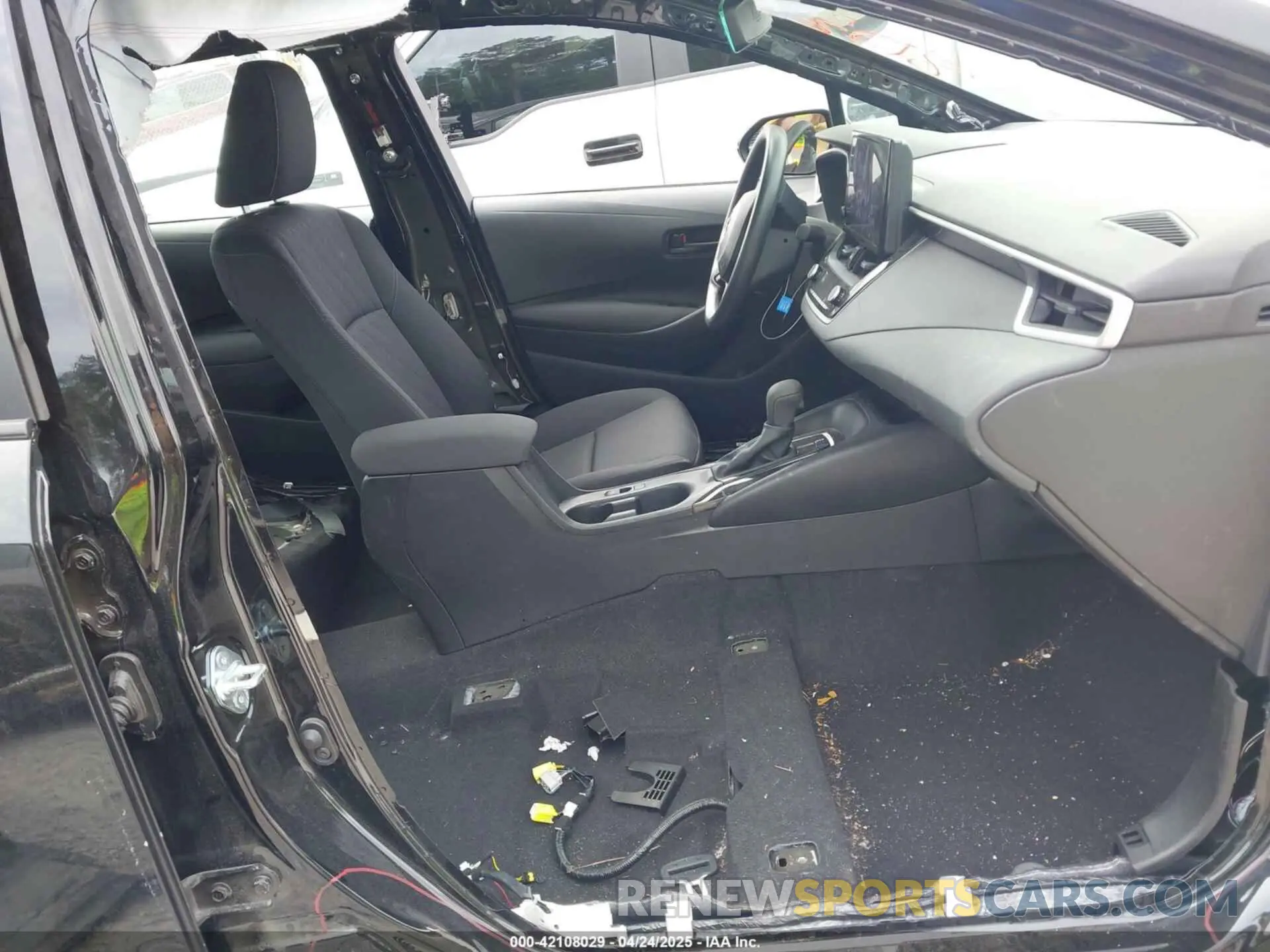5 Photograph of a damaged car 5YFB4MDE0SP230057 TOYOTA COROLLA 2025