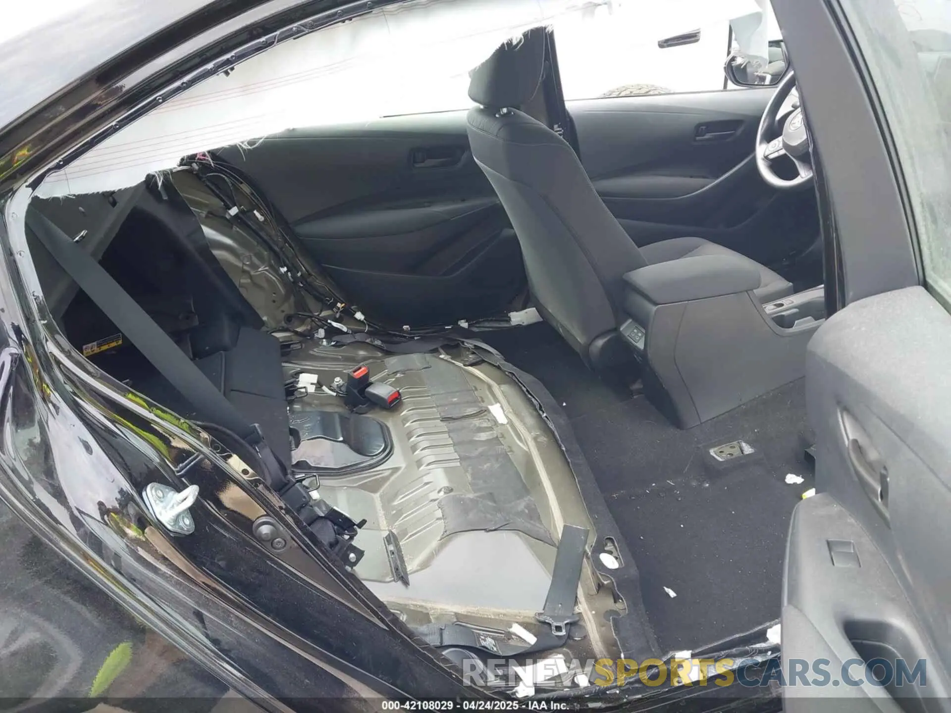 8 Photograph of a damaged car 5YFB4MDE0SP230057 TOYOTA COROLLA 2025