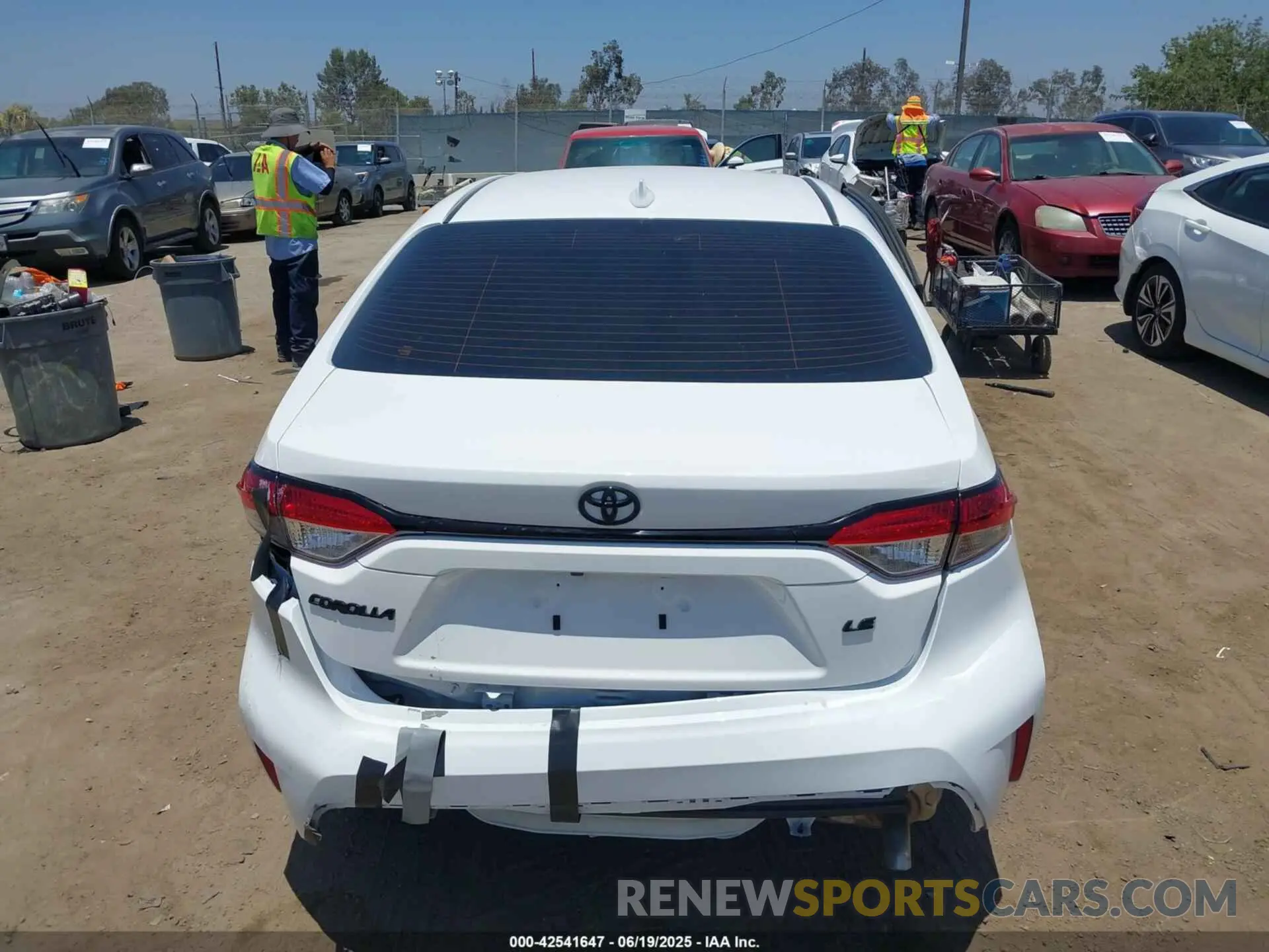 16 Photograph of a damaged car 5YFB4MDE0SP253385 TOYOTA COROLLA 2025