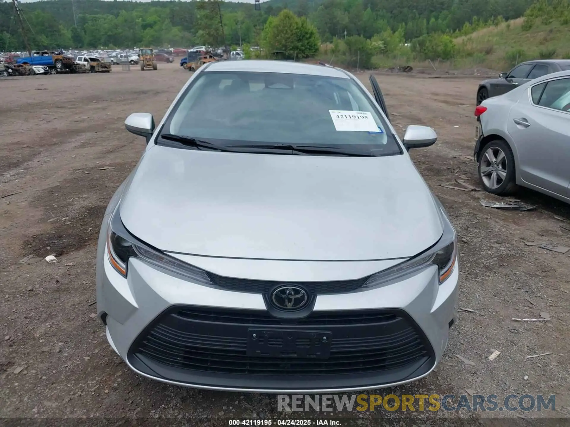 11 Photograph of a damaged car 5YFB4MDE0SP259512 TOYOTA COROLLA 2025