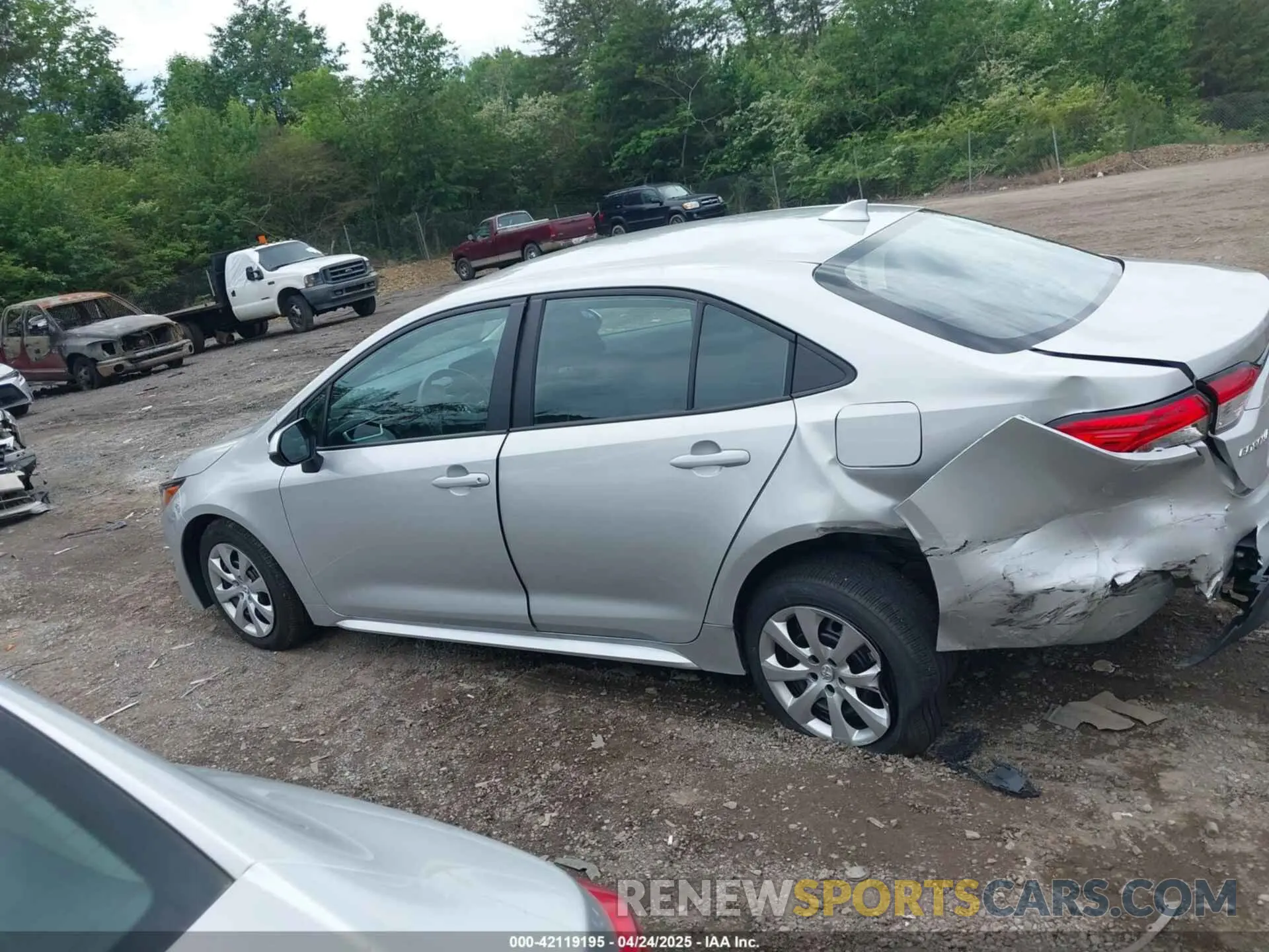 13 Photograph of a damaged car 5YFB4MDE0SP259512 TOYOTA COROLLA 2025