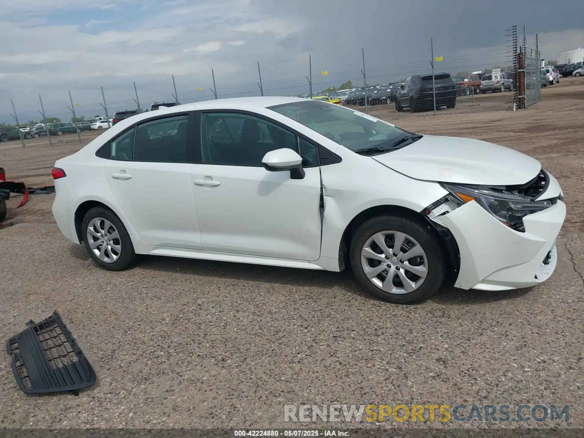 14 Photograph of a damaged car 5YFB4MDE0SP280599 TOYOTA COROLLA 2025