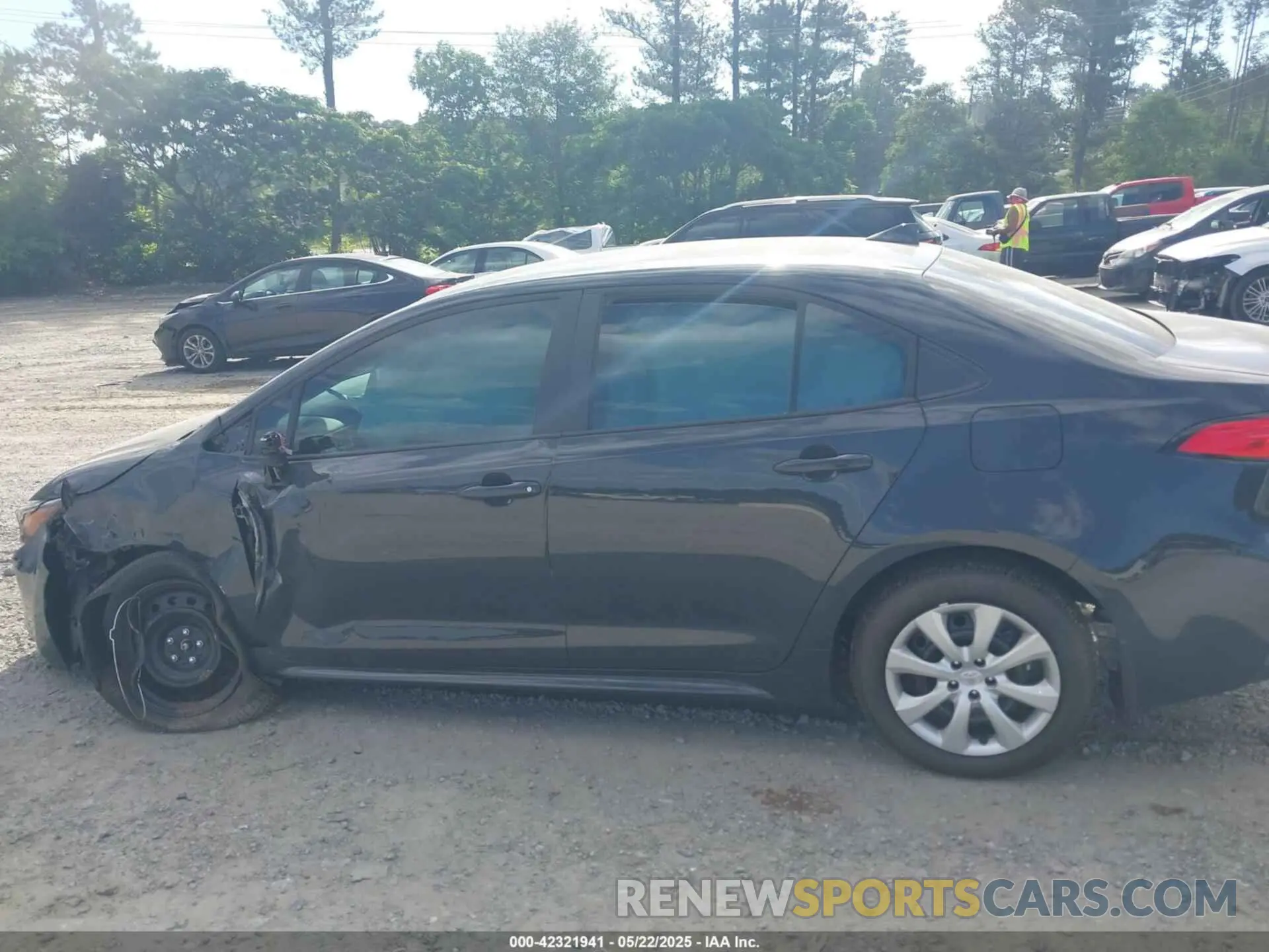 14 Photograph of a damaged car 5YFB4MDE0SP302844 TOYOTA COROLLA 2025