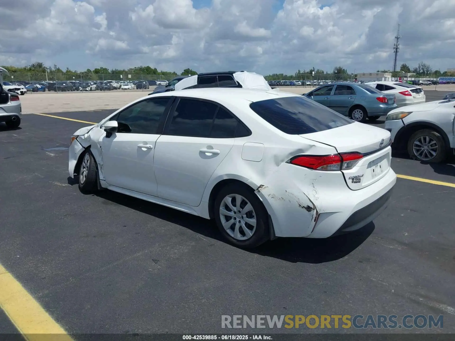 3 Photograph of a damaged car 5YFB4MDE1SP231993 TOYOTA COROLLA 2025