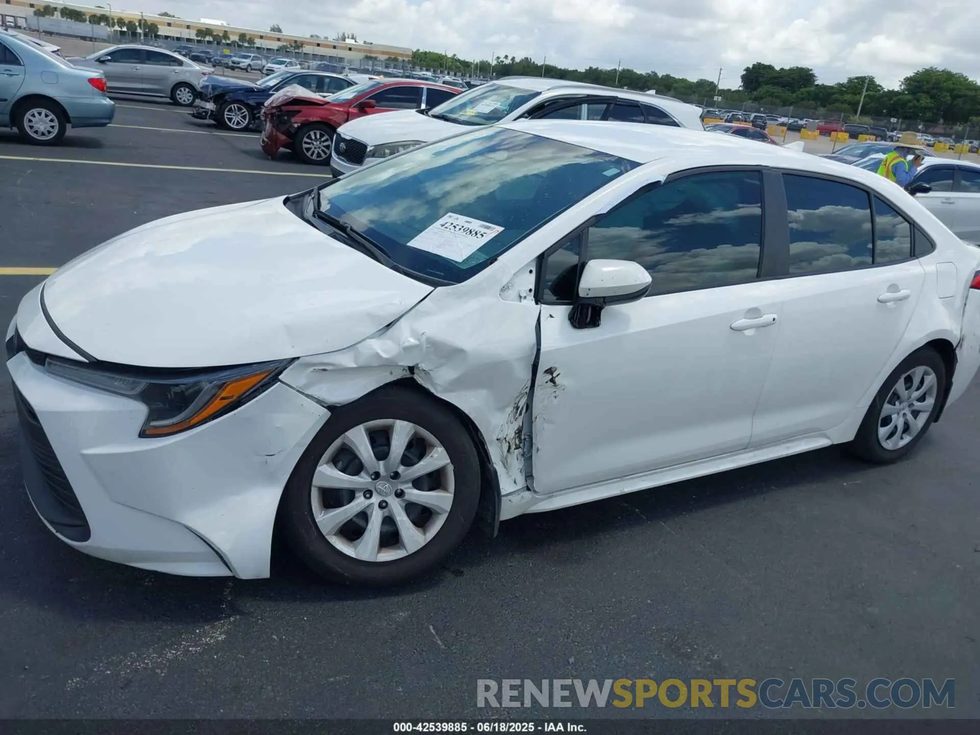 6 Photograph of a damaged car 5YFB4MDE1SP231993 TOYOTA COROLLA 2025
