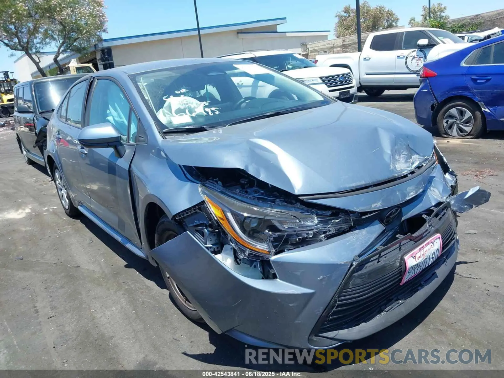 1 Photograph of a damaged car 5YFB4MDE1SP247434 TOYOTA COROLLA 2025