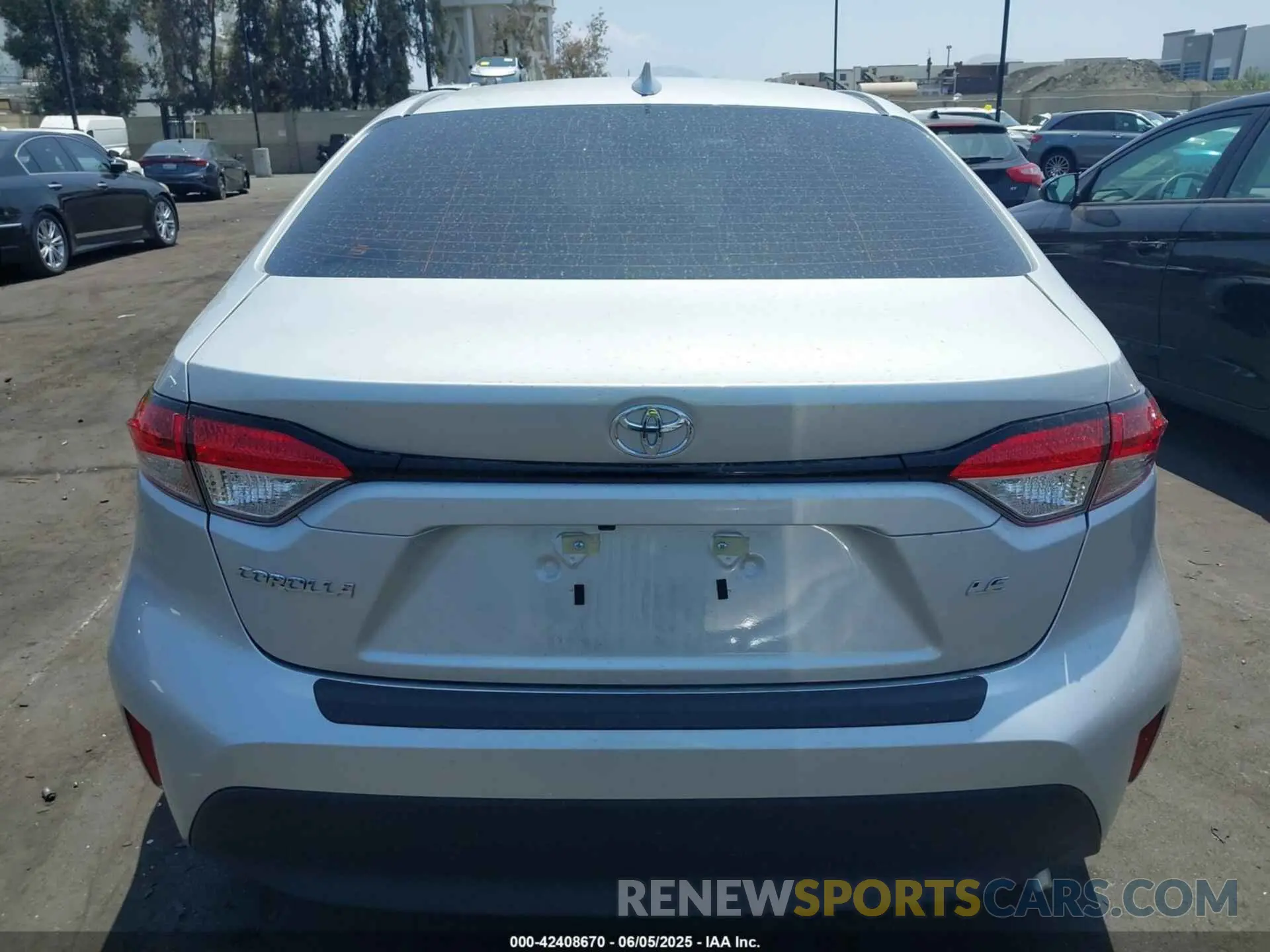17 Photograph of a damaged car 5YFB4MDE1SP253413 TOYOTA COROLLA 2025
