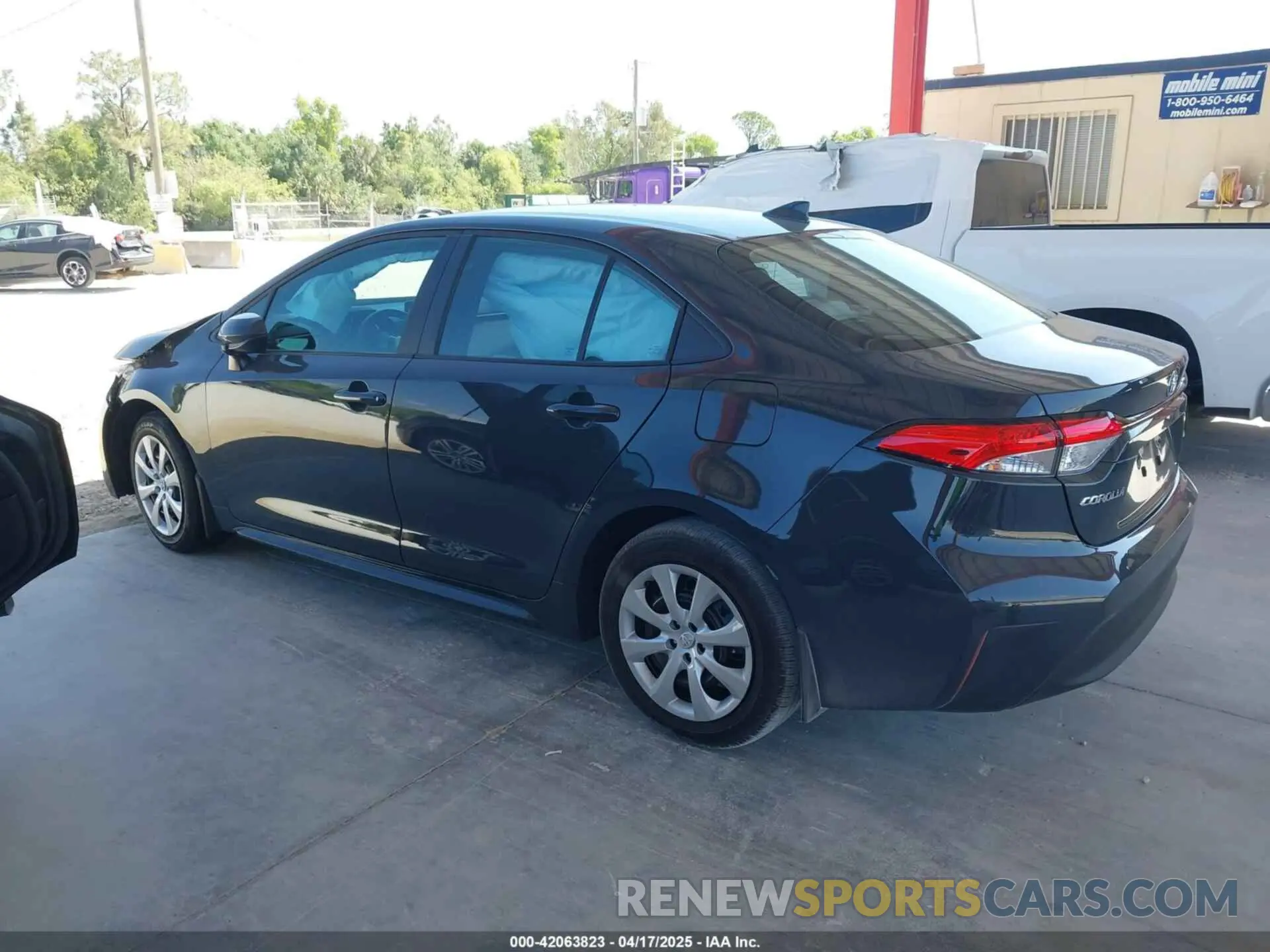 15 Photograph of a damaged car 5YFB4MDE1SP269904 TOYOTA COROLLA 2025