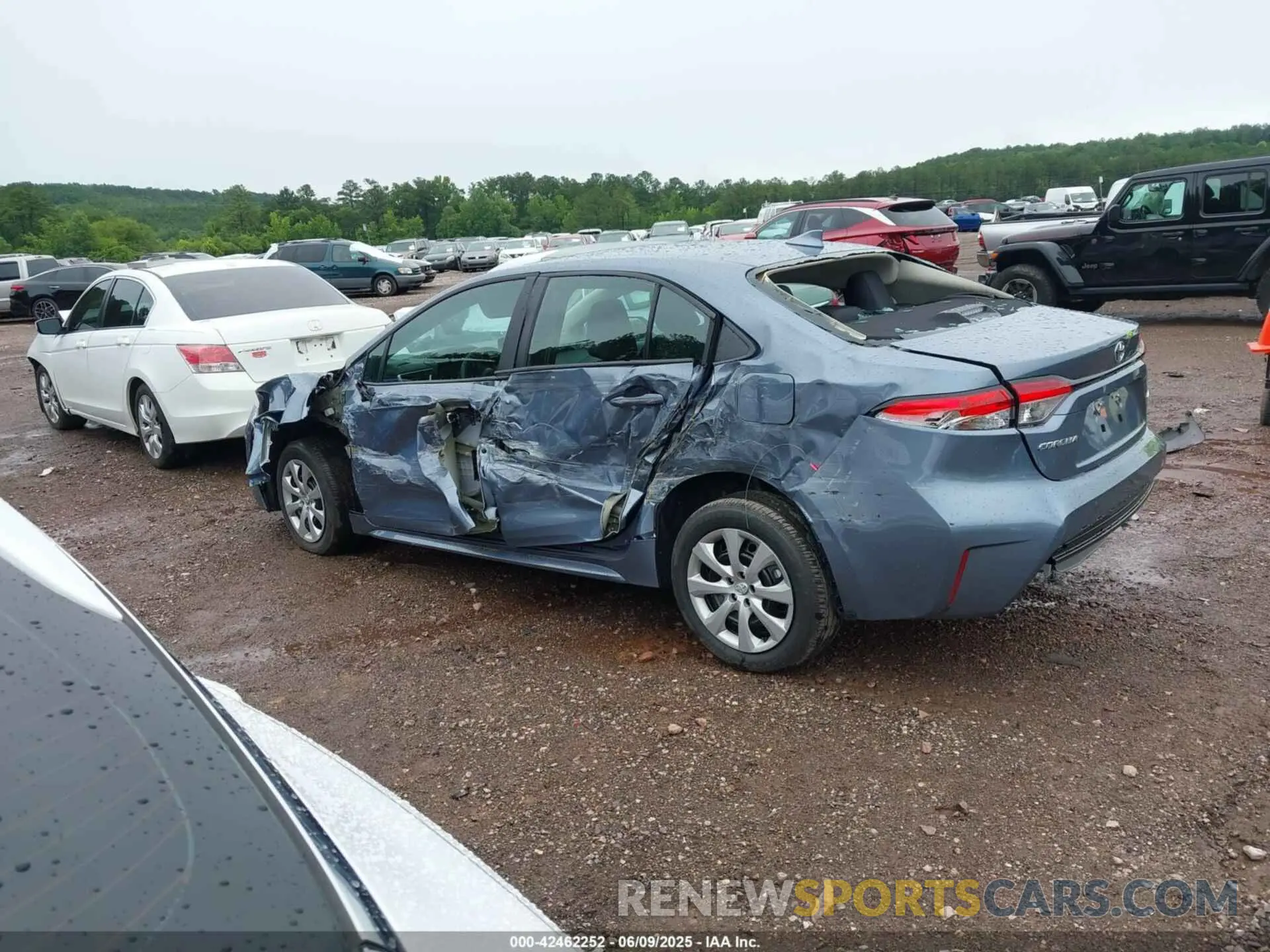 15 Photograph of a damaged car 5YFB4MDE1SP294222 TOYOTA COROLLA 2025