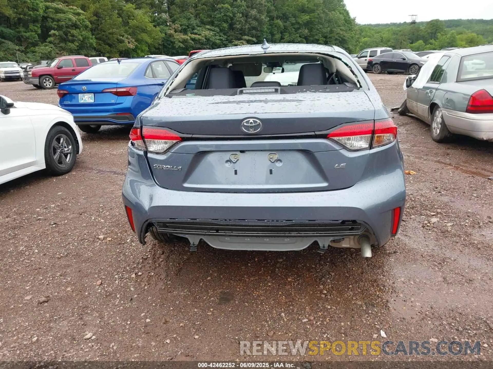 17 Photograph of a damaged car 5YFB4MDE1SP294222 TOYOTA COROLLA 2025