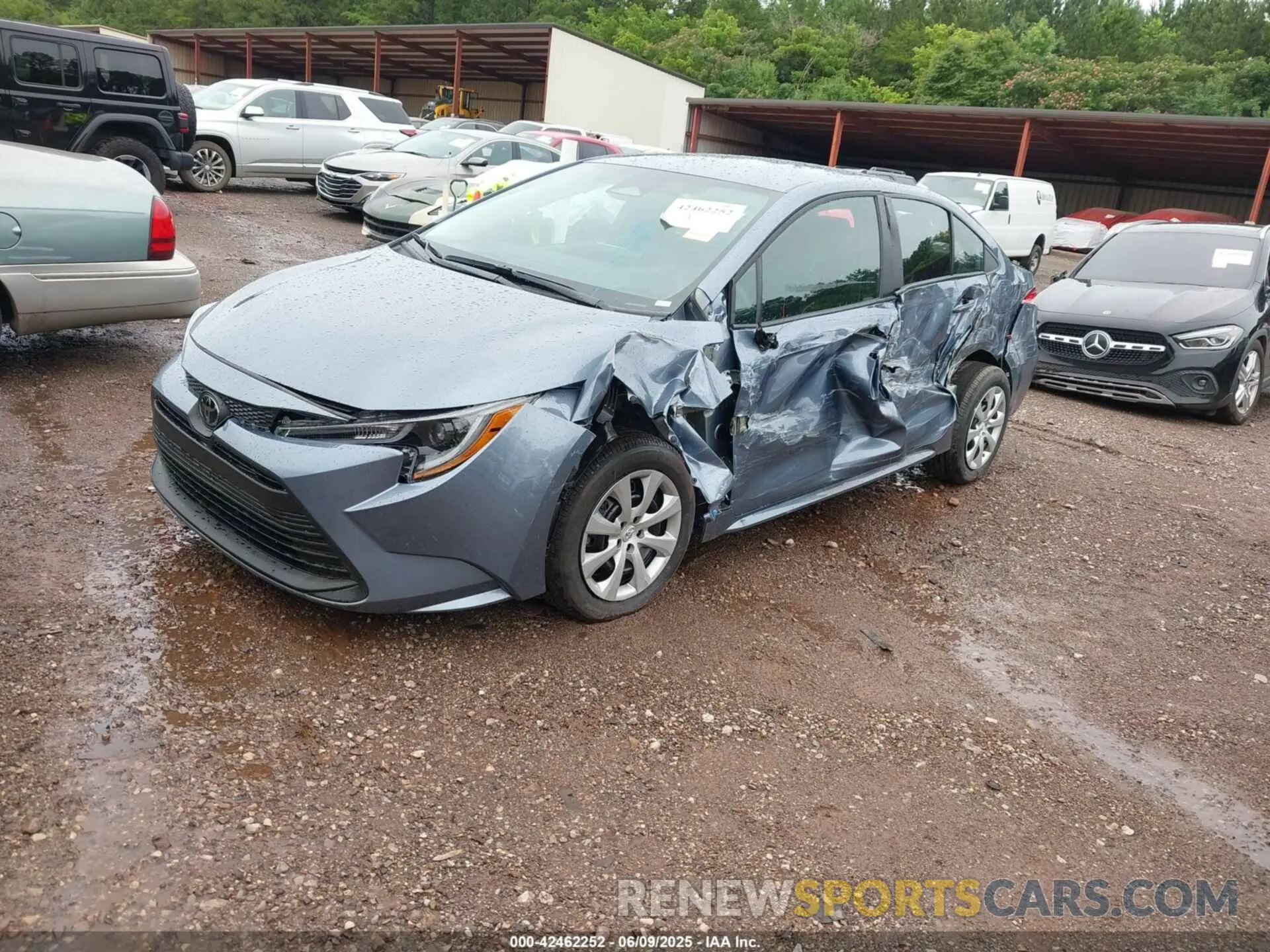 2 Photograph of a damaged car 5YFB4MDE1SP294222 TOYOTA COROLLA 2025