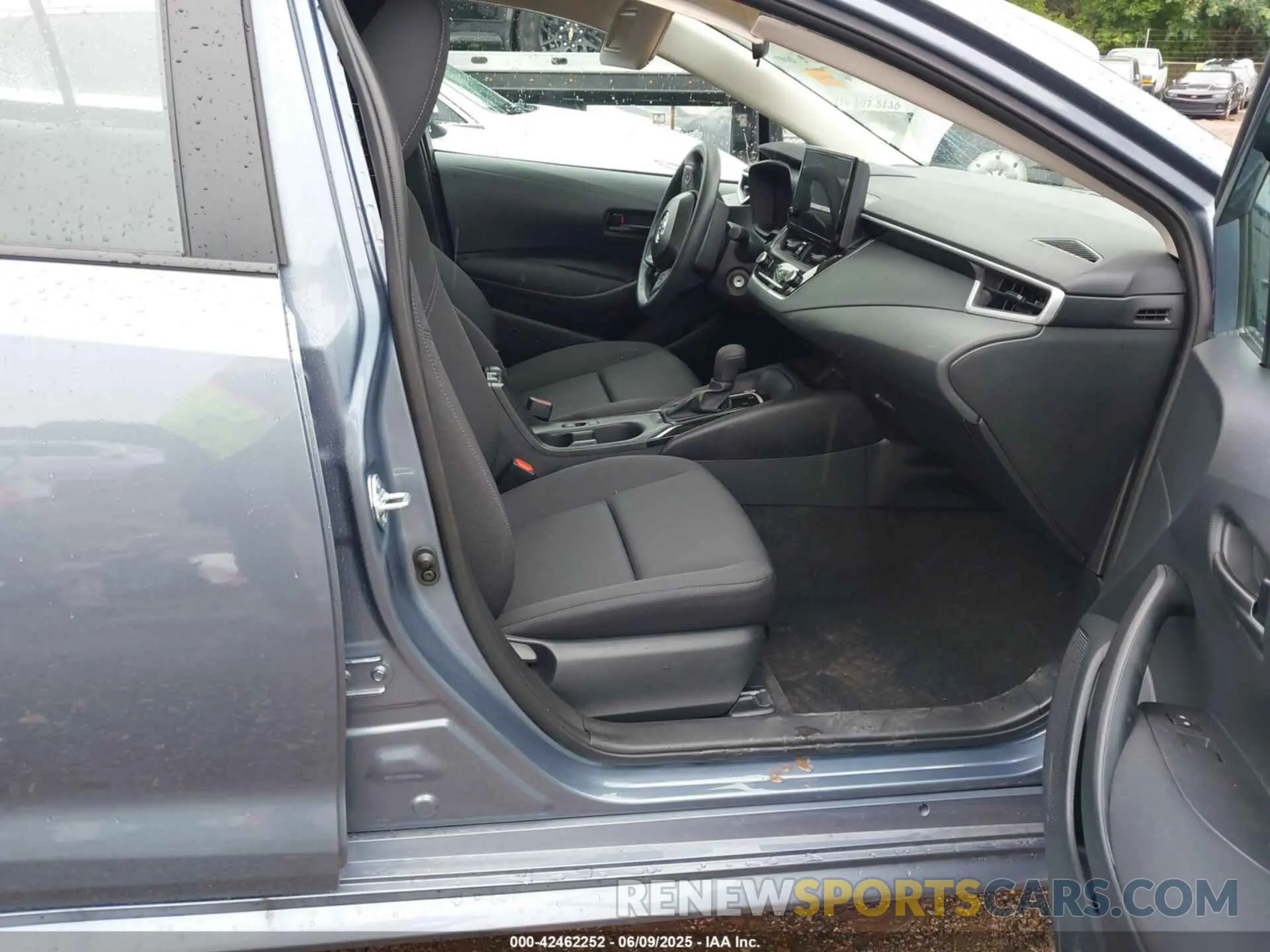 5 Photograph of a damaged car 5YFB4MDE1SP294222 TOYOTA COROLLA 2025
