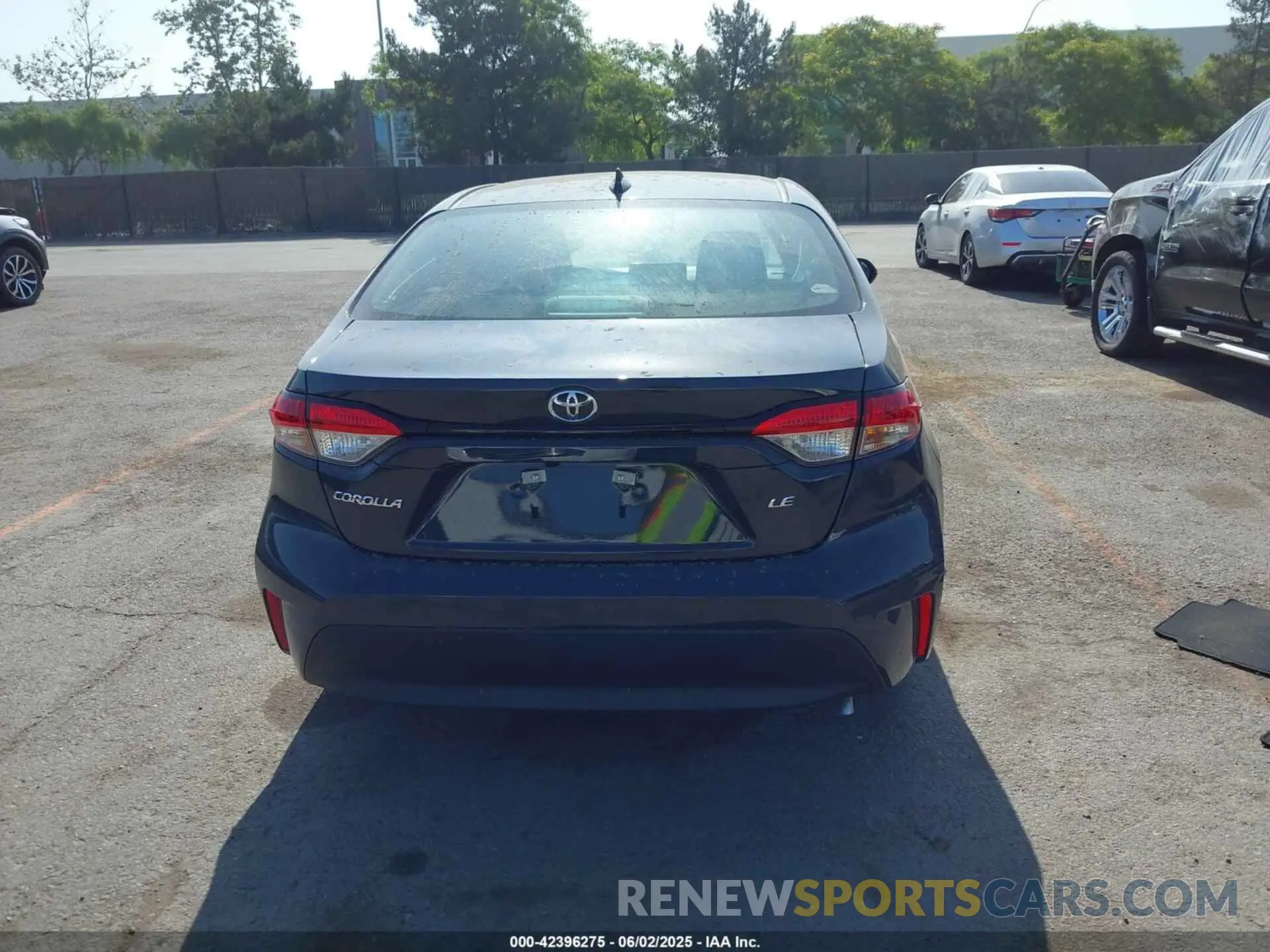 16 Photograph of a damaged car 5YFB4MDE1SP300553 TOYOTA COROLLA 2025