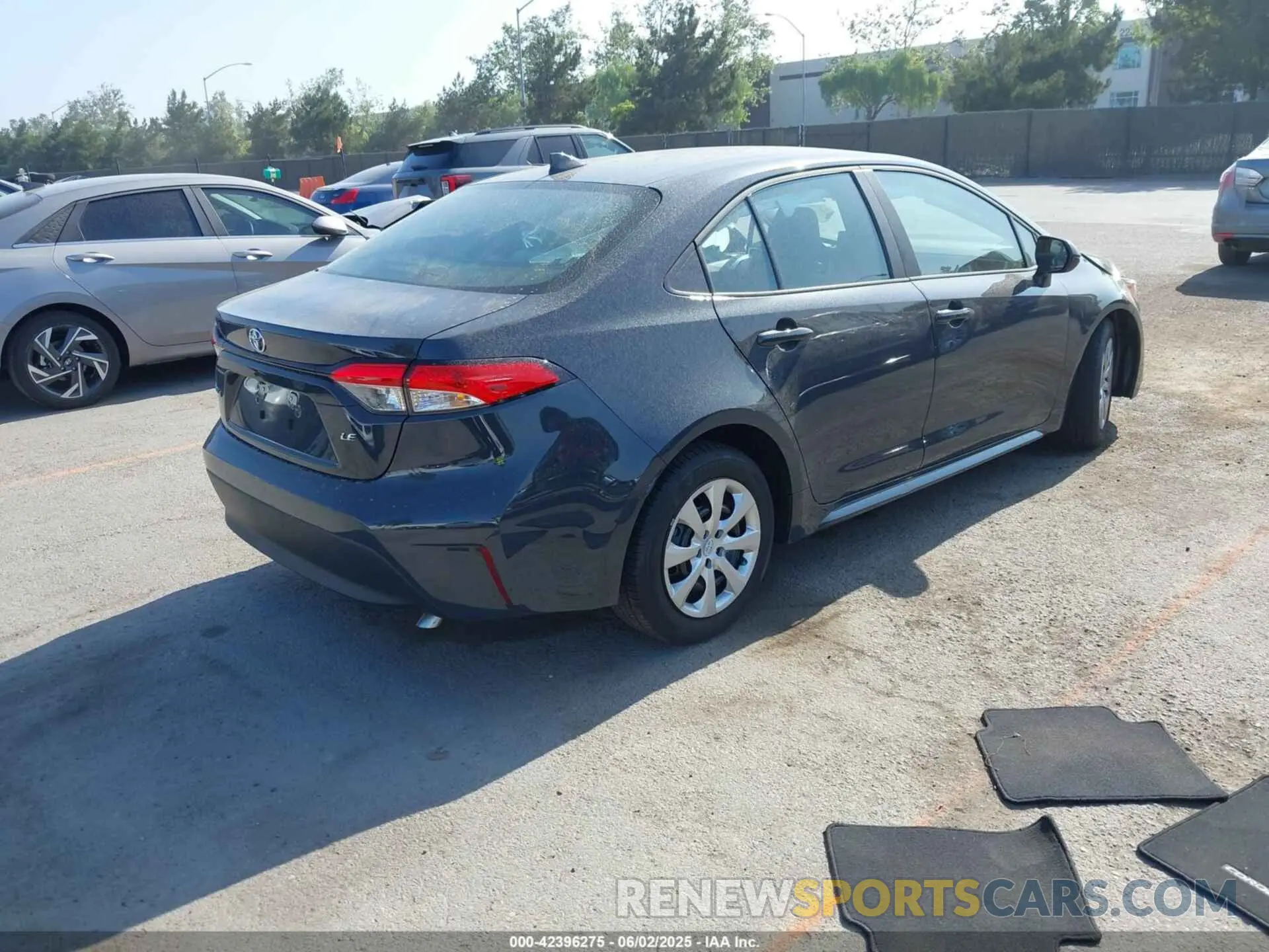 4 Photograph of a damaged car 5YFB4MDE1SP300553 TOYOTA COROLLA 2025