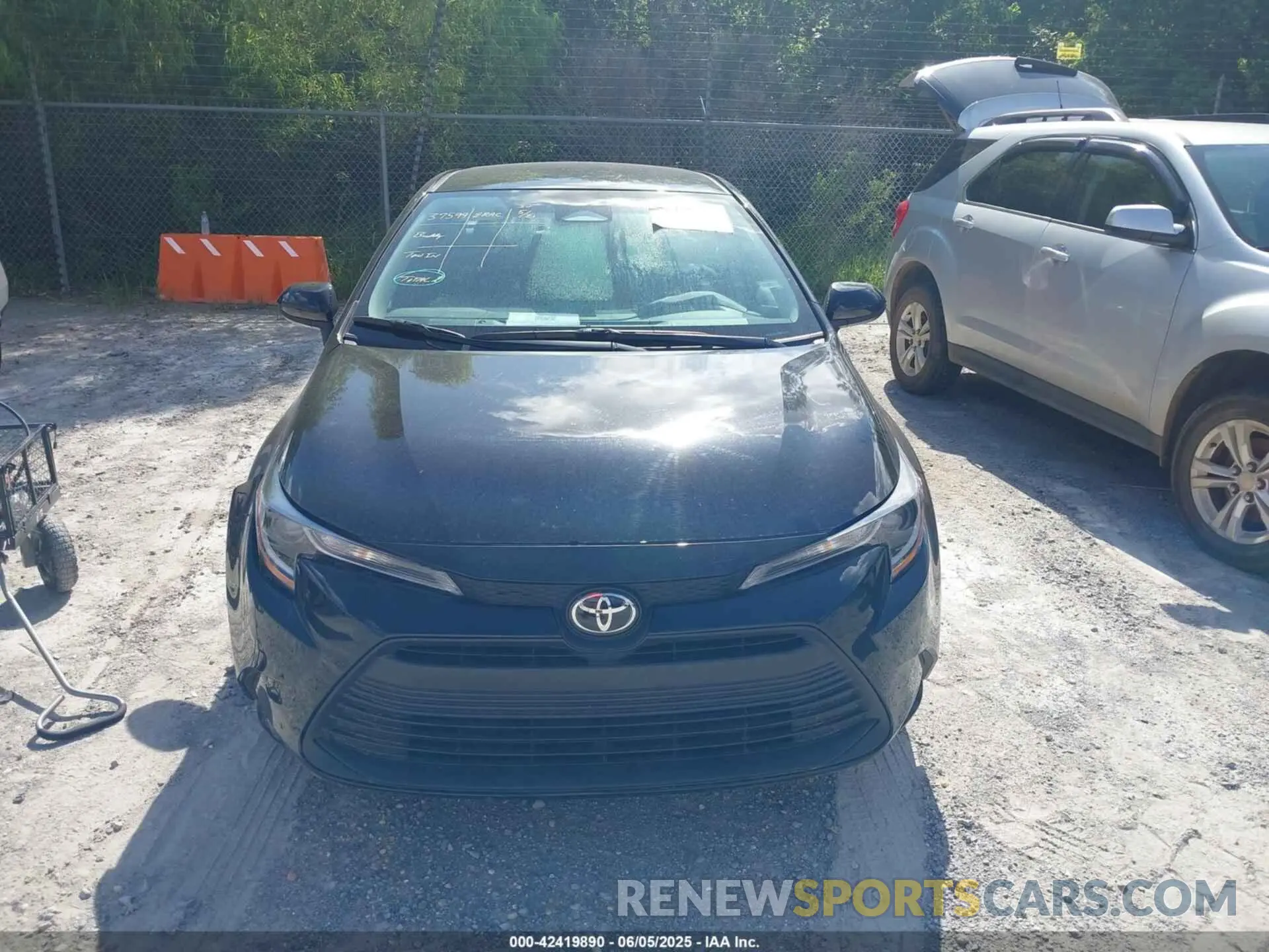 13 Photograph of a damaged car 5YFB4MDE2SP242260 TOYOTA COROLLA 2025