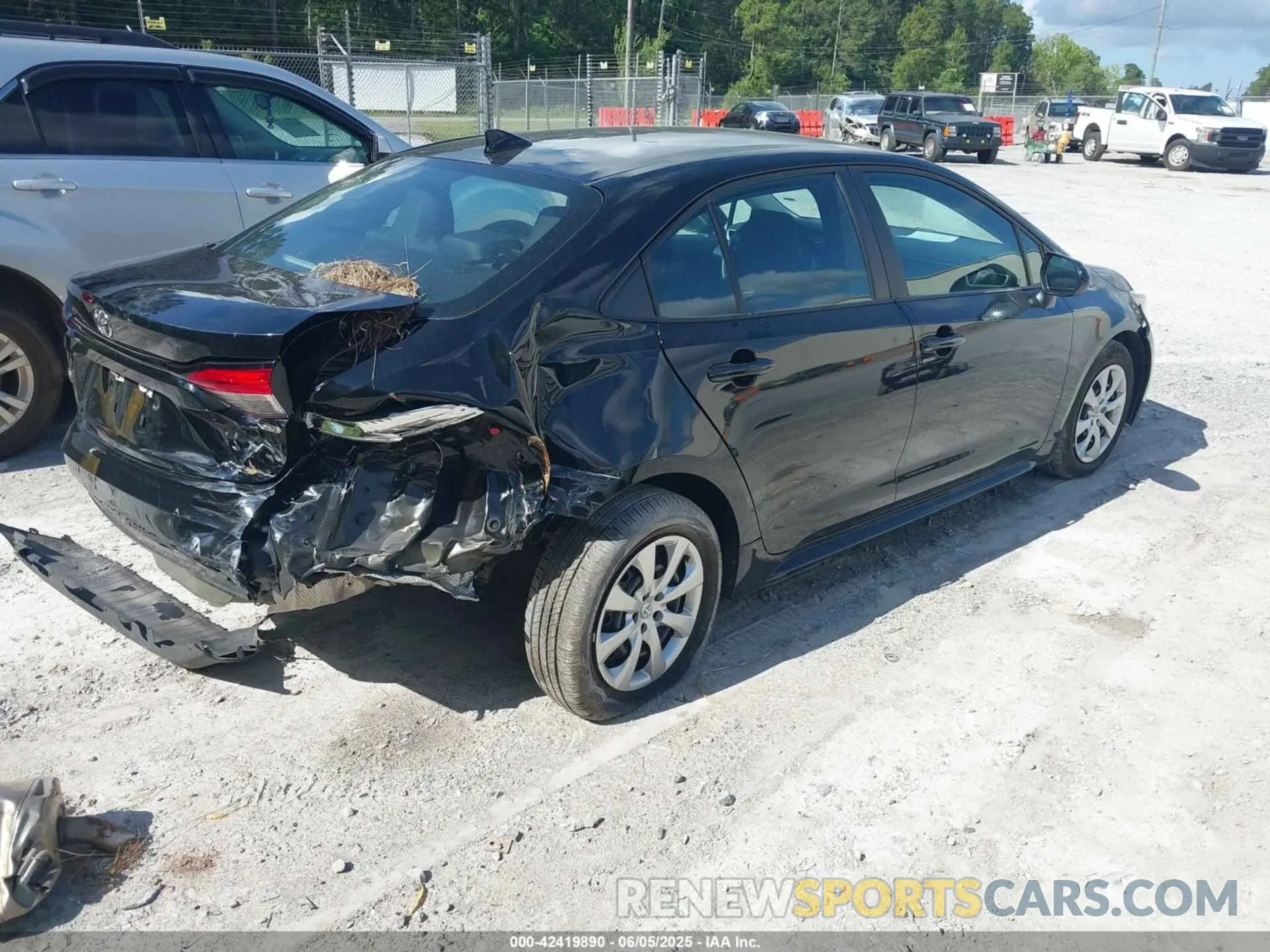 4 Photograph of a damaged car 5YFB4MDE2SP242260 TOYOTA COROLLA 2025