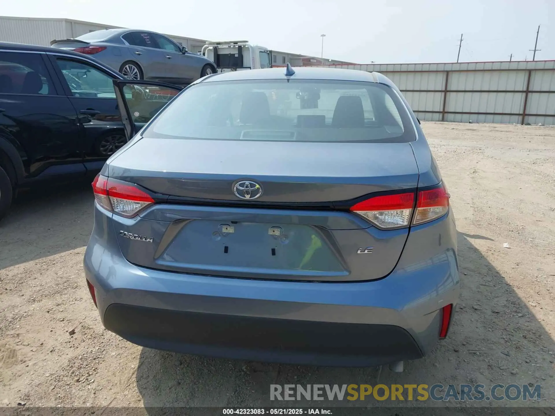 17 Photograph of a damaged car 5YFB4MDE2SP242937 TOYOTA COROLLA 2025