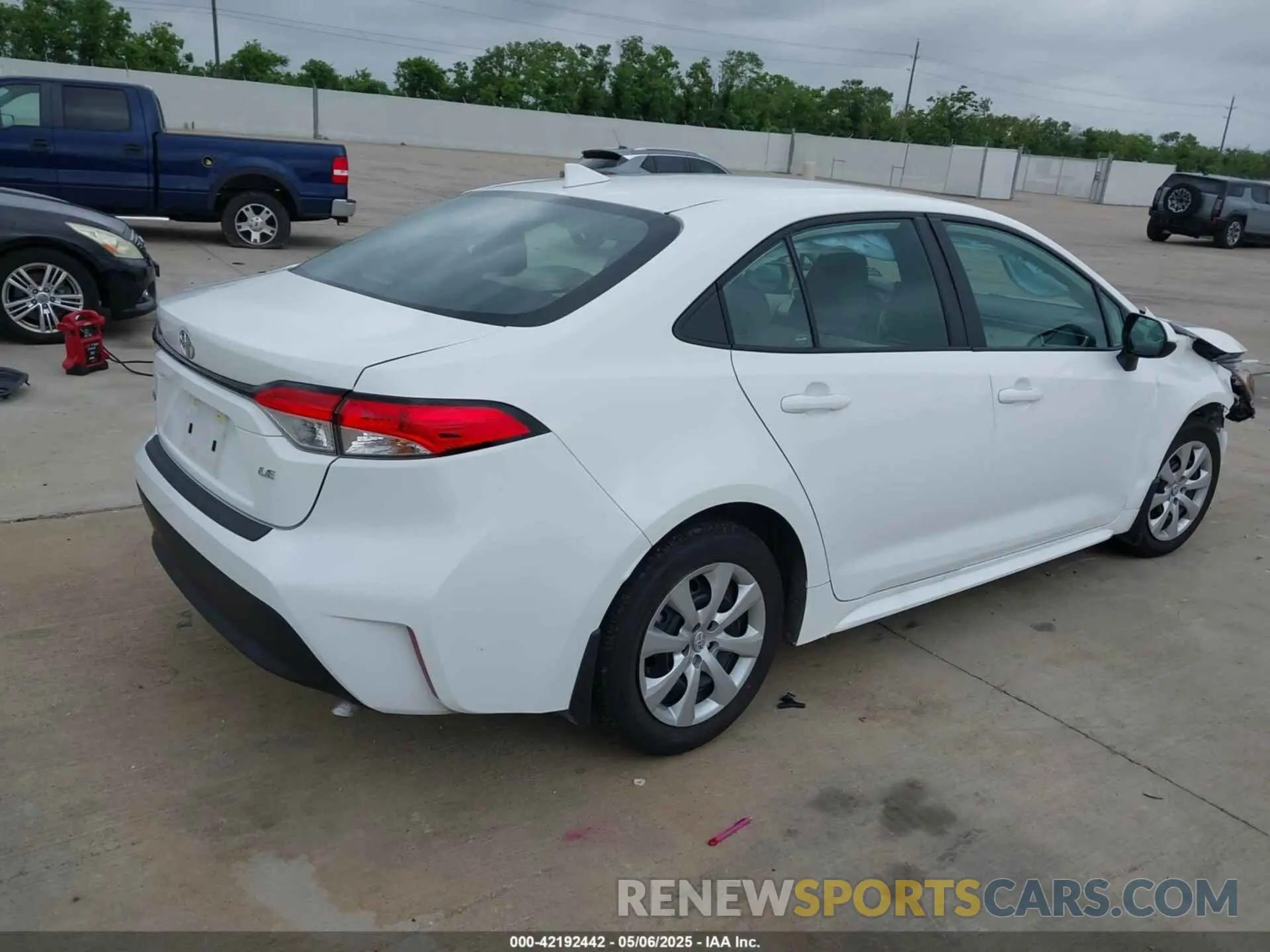 4 Photograph of a damaged car 5YFB4MDE2SP258667 TOYOTA COROLLA 2025