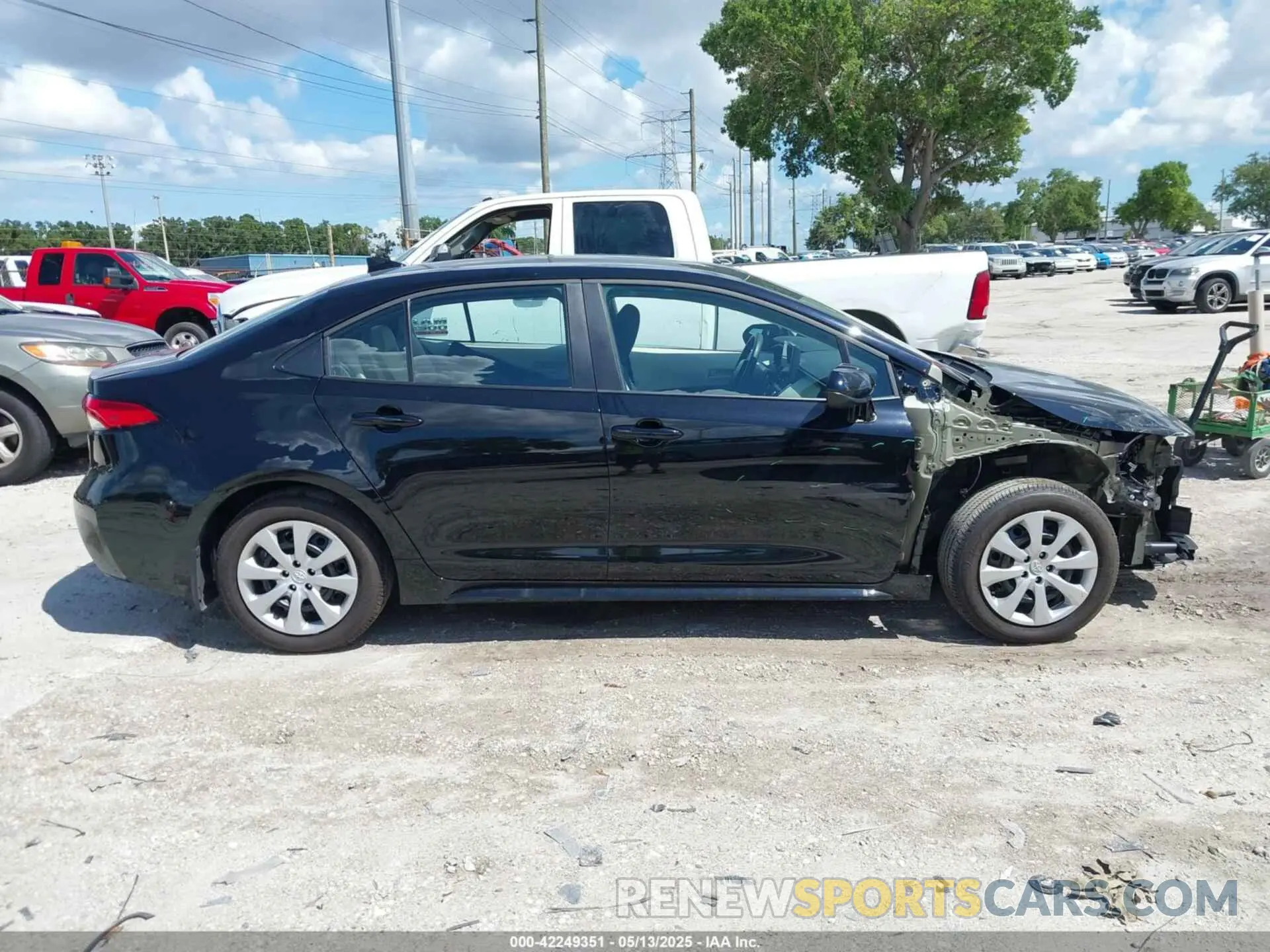 14 Photograph of a damaged car 5YFB4MDE2SP278126 TOYOTA COROLLA 2025