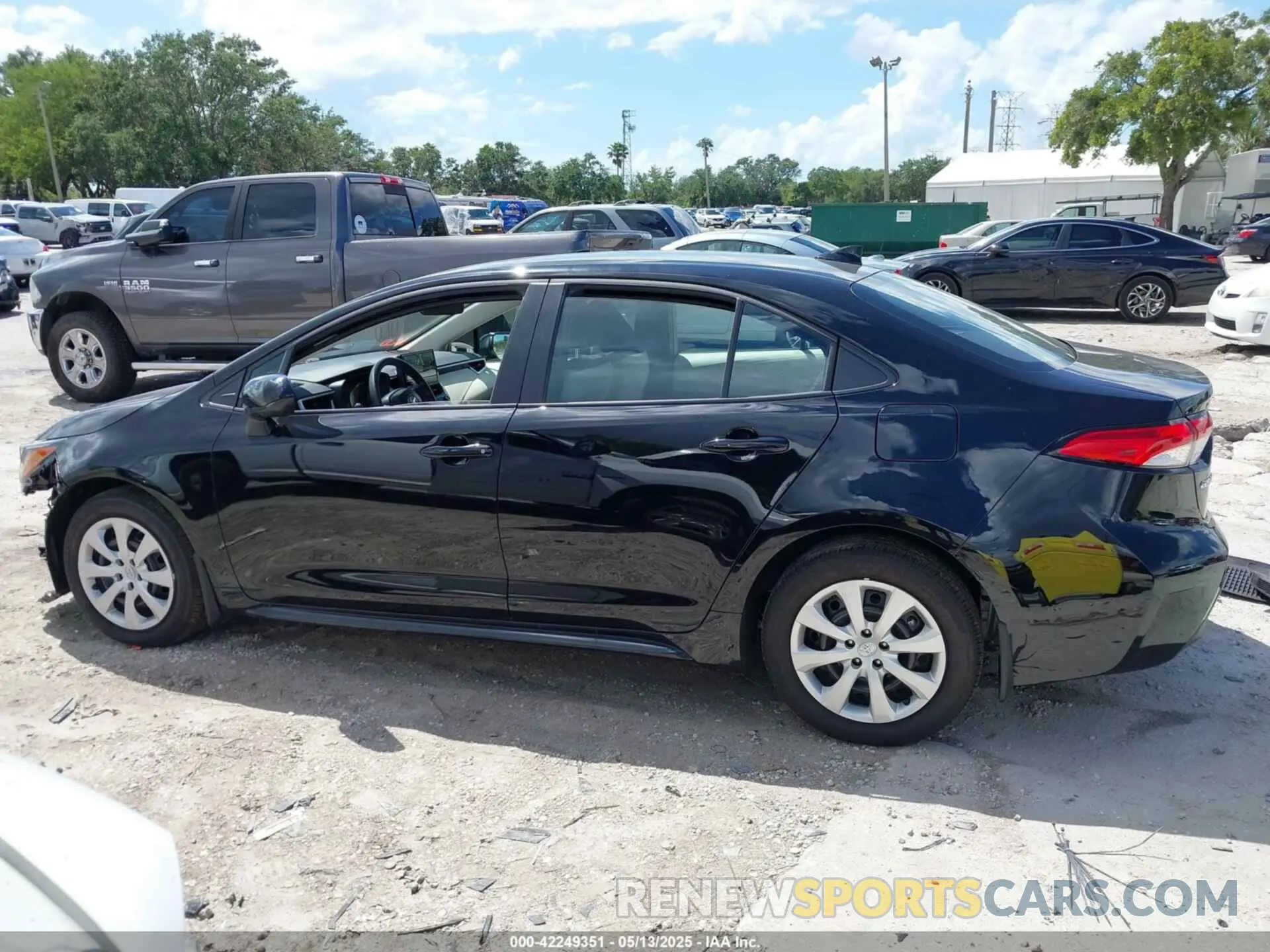 15 Photograph of a damaged car 5YFB4MDE2SP278126 TOYOTA COROLLA 2025