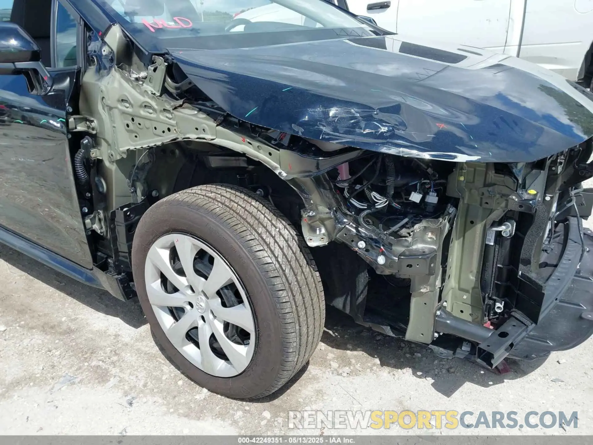 6 Photograph of a damaged car 5YFB4MDE2SP278126 TOYOTA COROLLA 2025