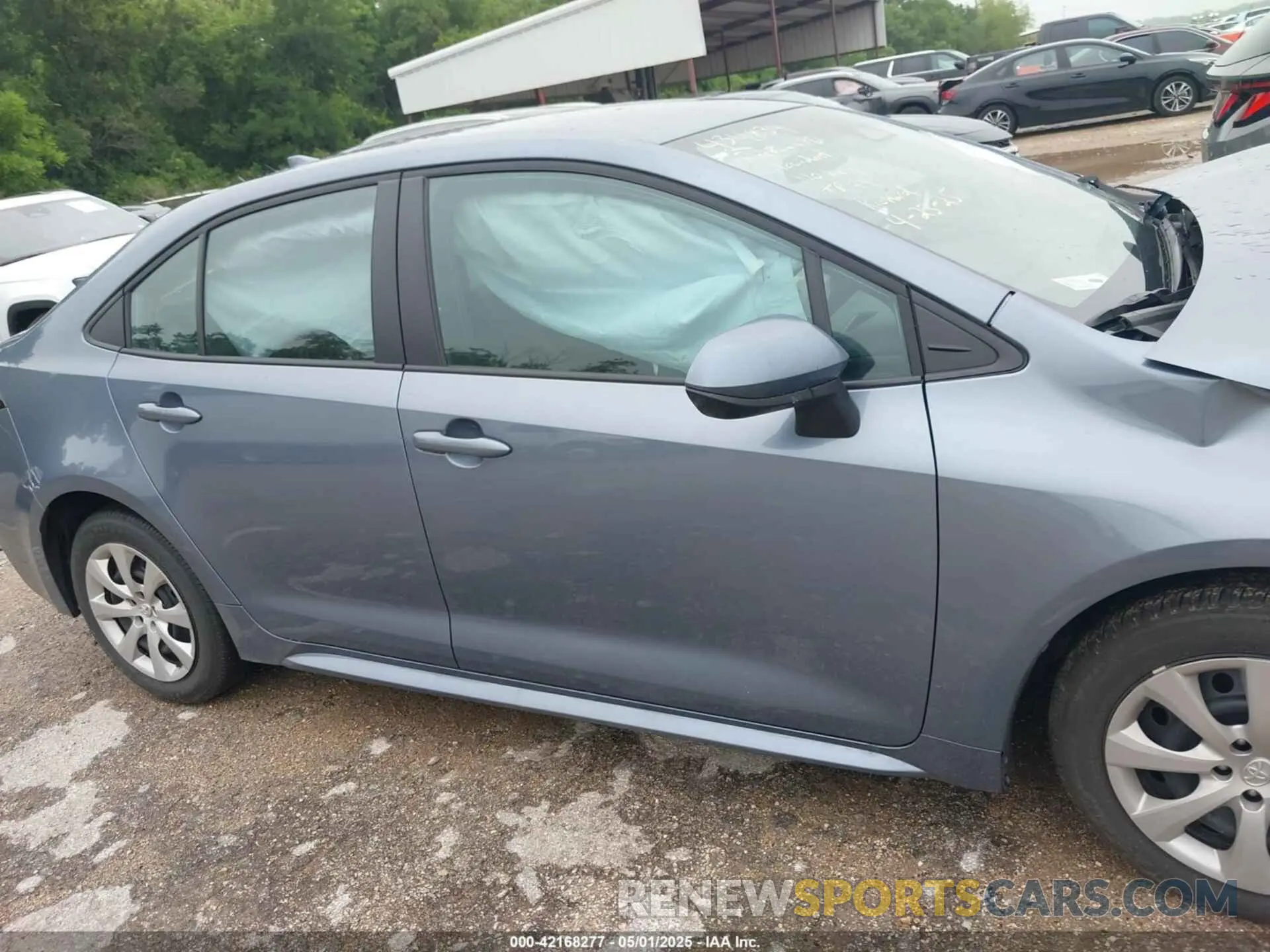 13 Photograph of a damaged car 5YFB4MDE2SP284881 TOYOTA COROLLA 2025