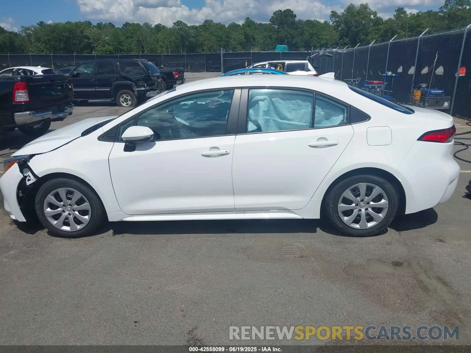 14 Photograph of a damaged car 5YFB4MDE2SP285206 TOYOTA COROLLA 2025