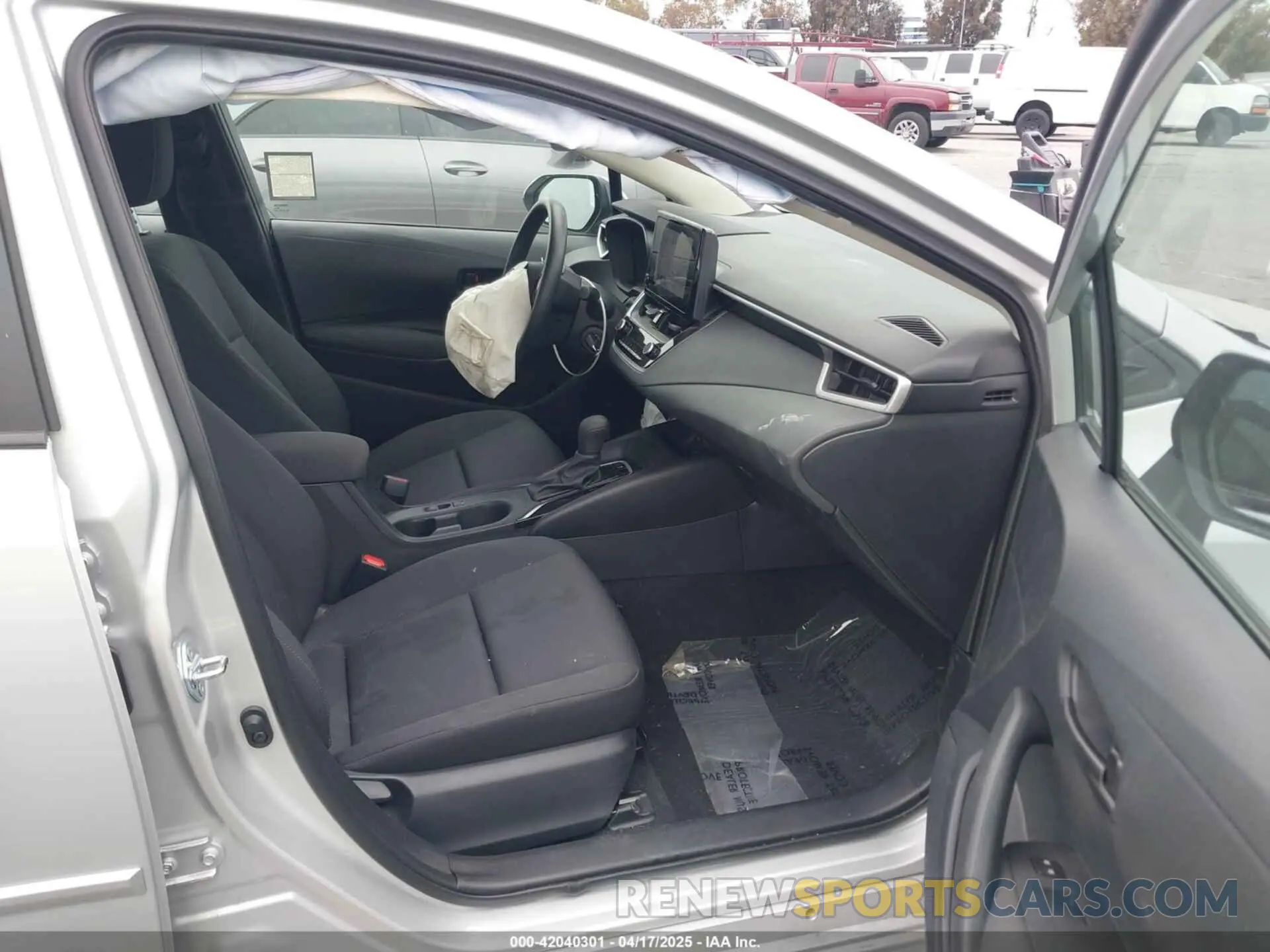 5 Photograph of a damaged car 5YFB4MDE3SP244096 TOYOTA COROLLA 2025