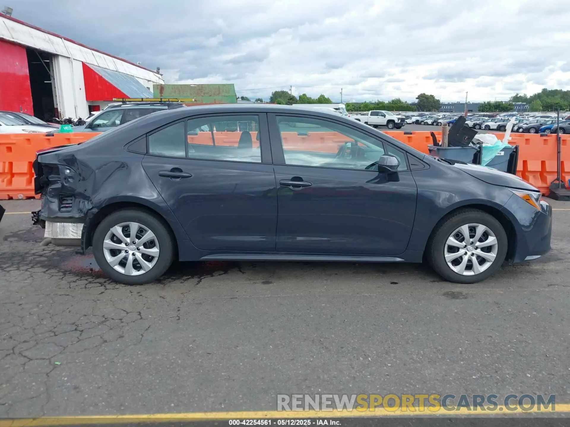 14 Photograph of a damaged car 5YFB4MDE3SP246432 TOYOTA COROLLA 2025